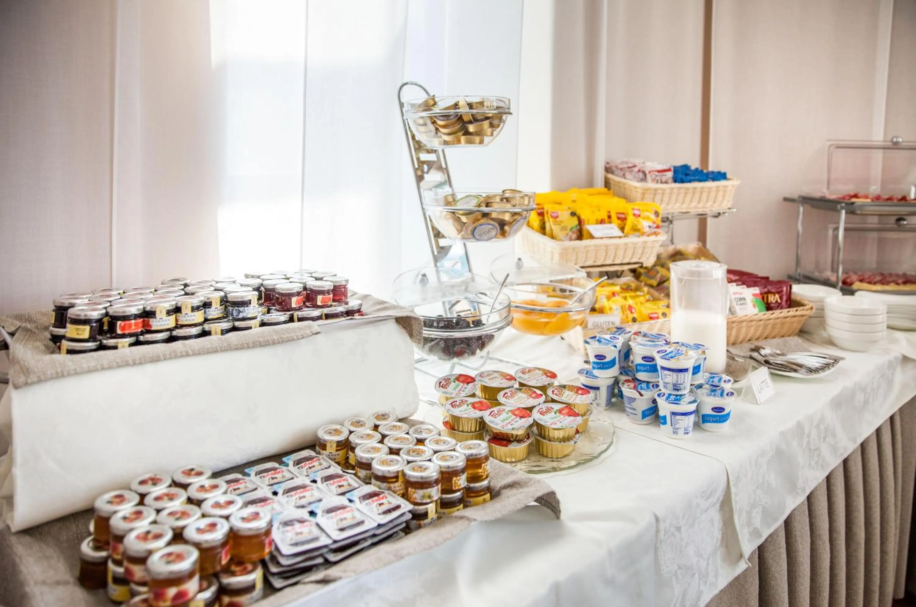 Buffet breakfast in Villa Sylva & Spa