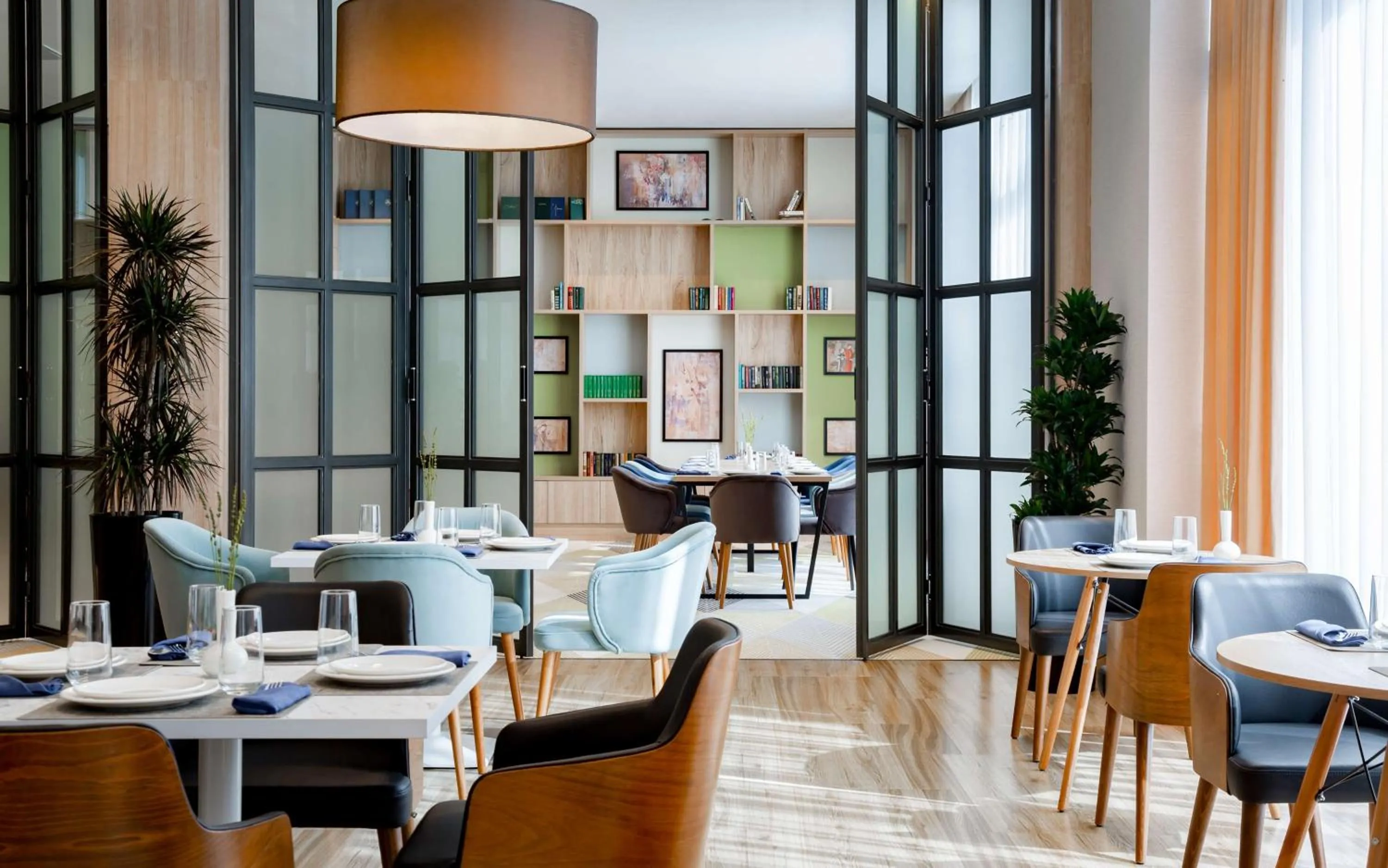 Restaurant/places to eat in Hilton Garden Inn Samarkand