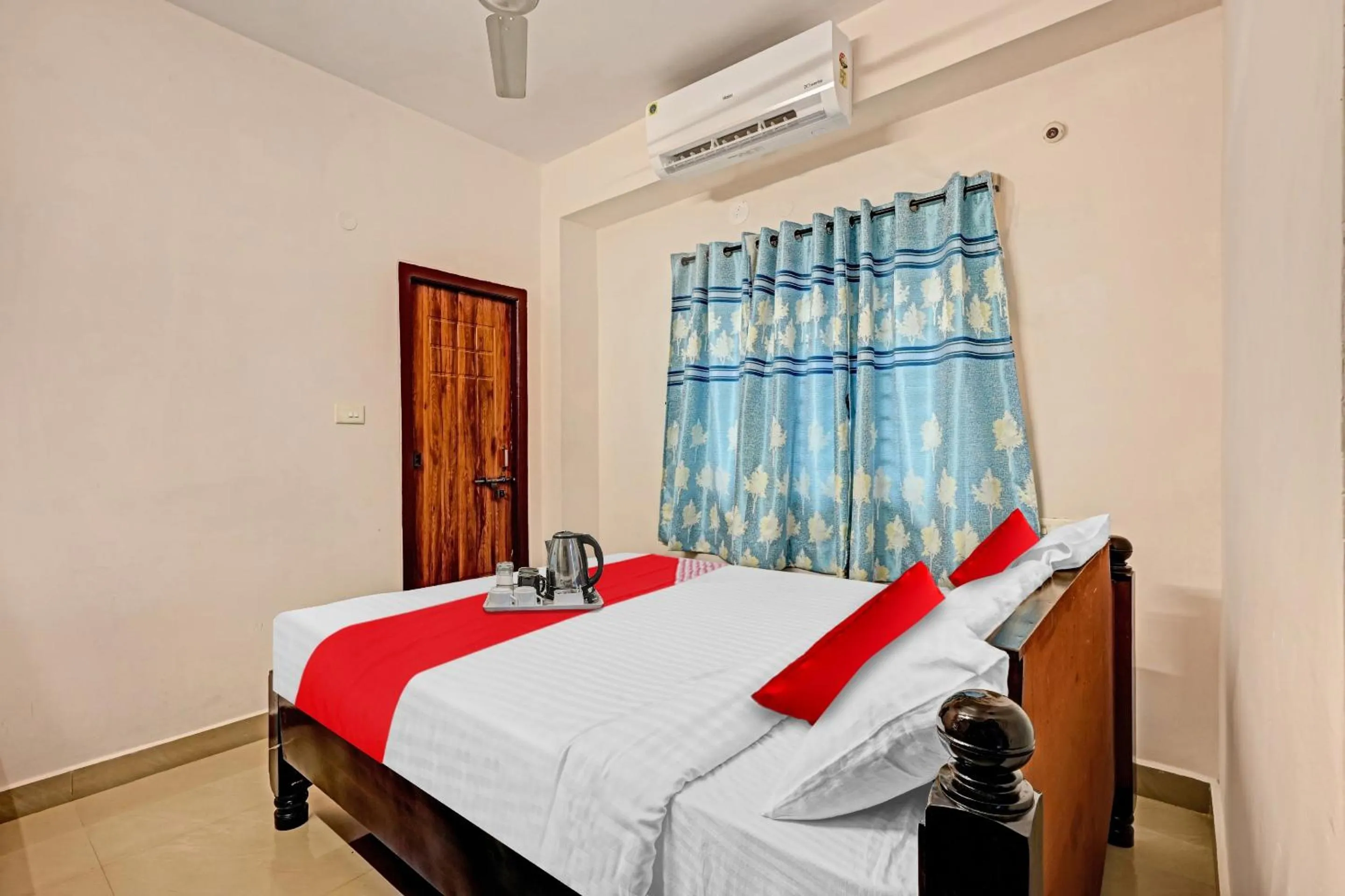 Bedroom, Bed in Hotel O Coastal Inn Luxury Service Apartments