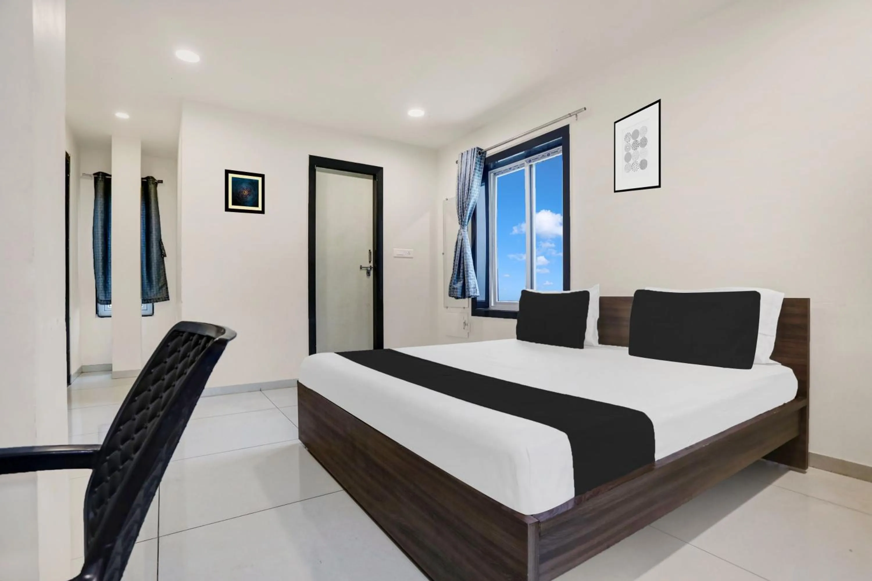 Bedroom, Bed in Super Hotel O Ashok Nagar Near JNTU College