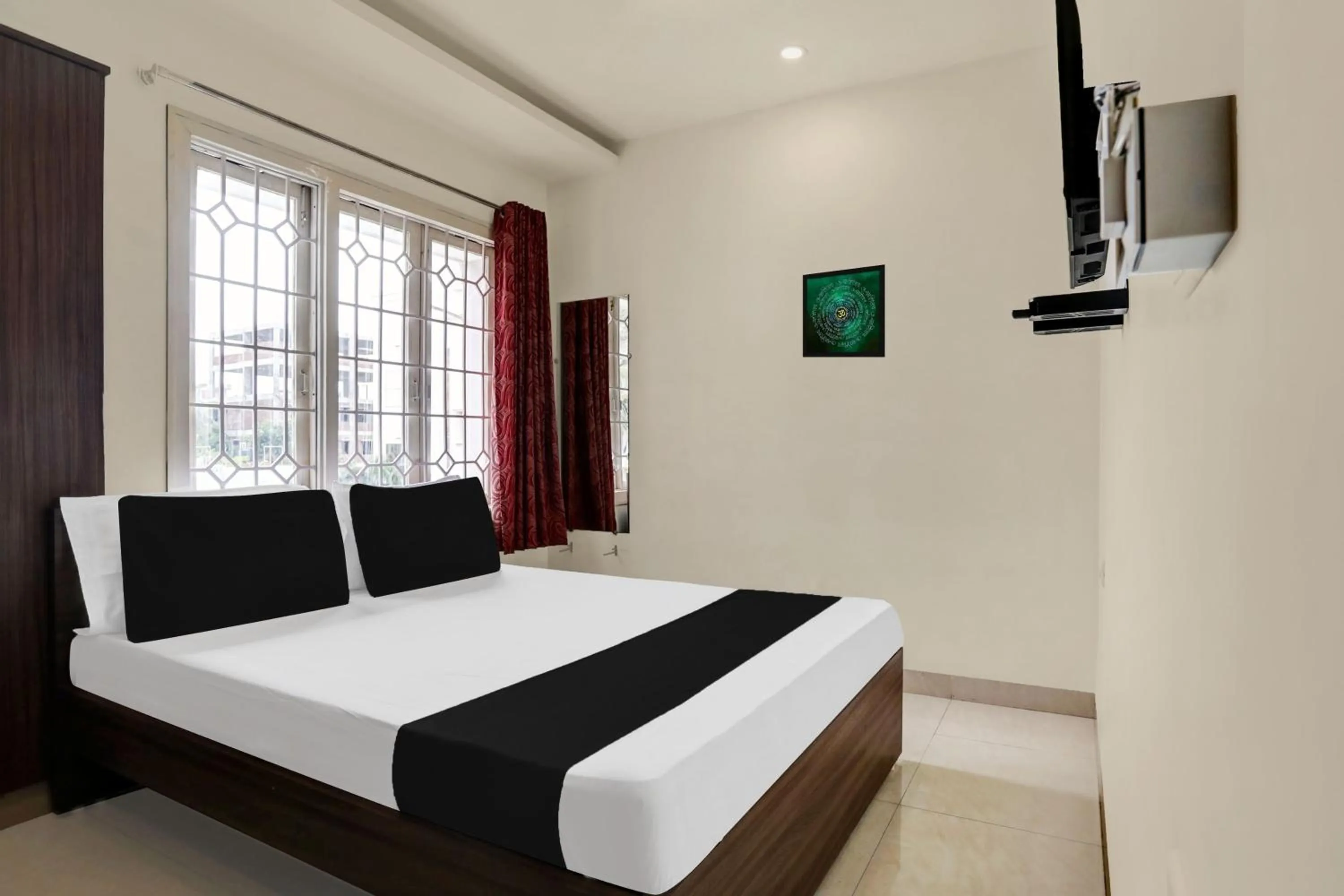 Bedroom, Bed in Super Hotel O Ashok Nagar Near JNTU College