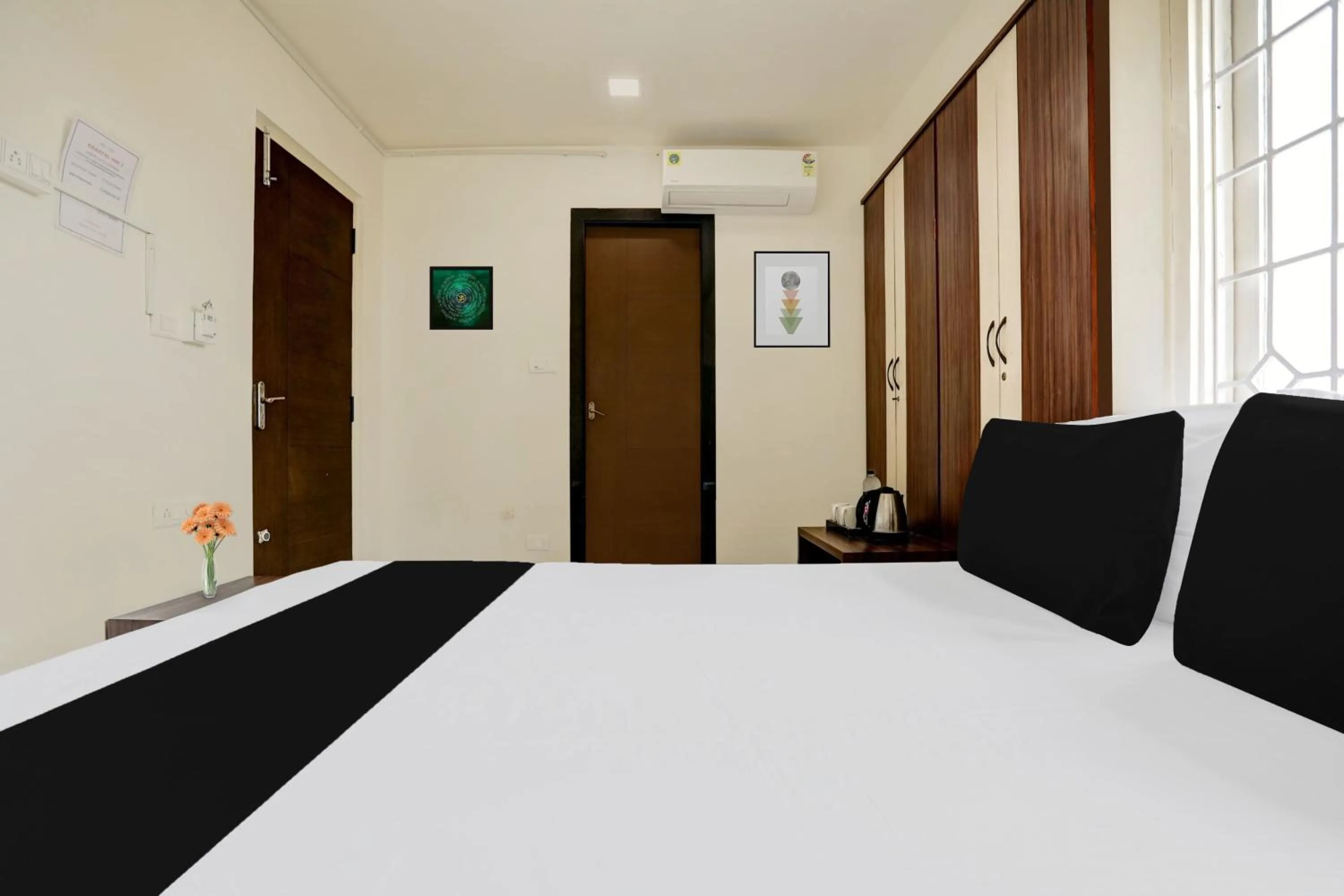 Bedroom, Bed in Super Hotel O Ashok Nagar Near JNTU College