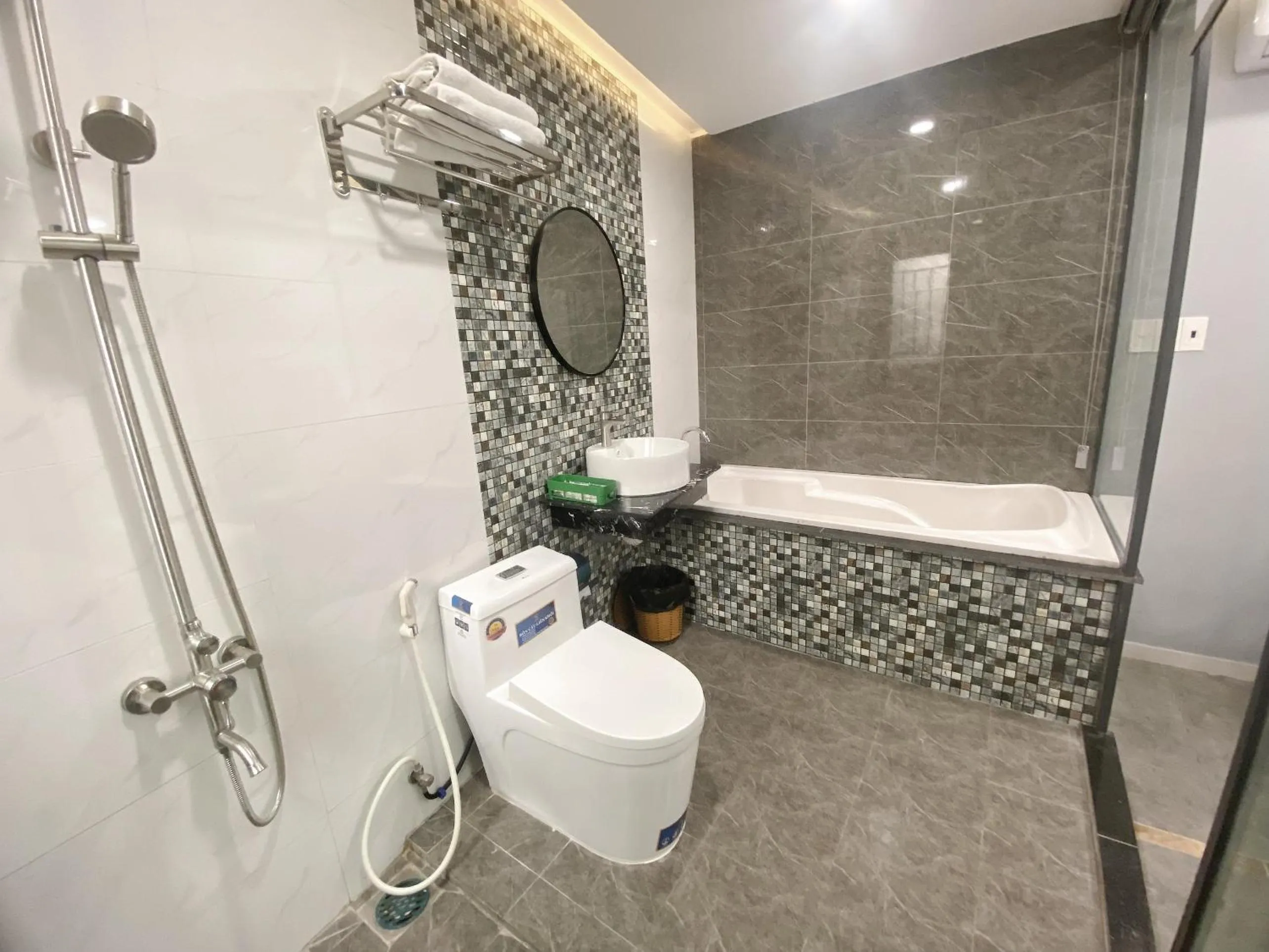 Shower in VND Vũng Tàu Hotel & Villa