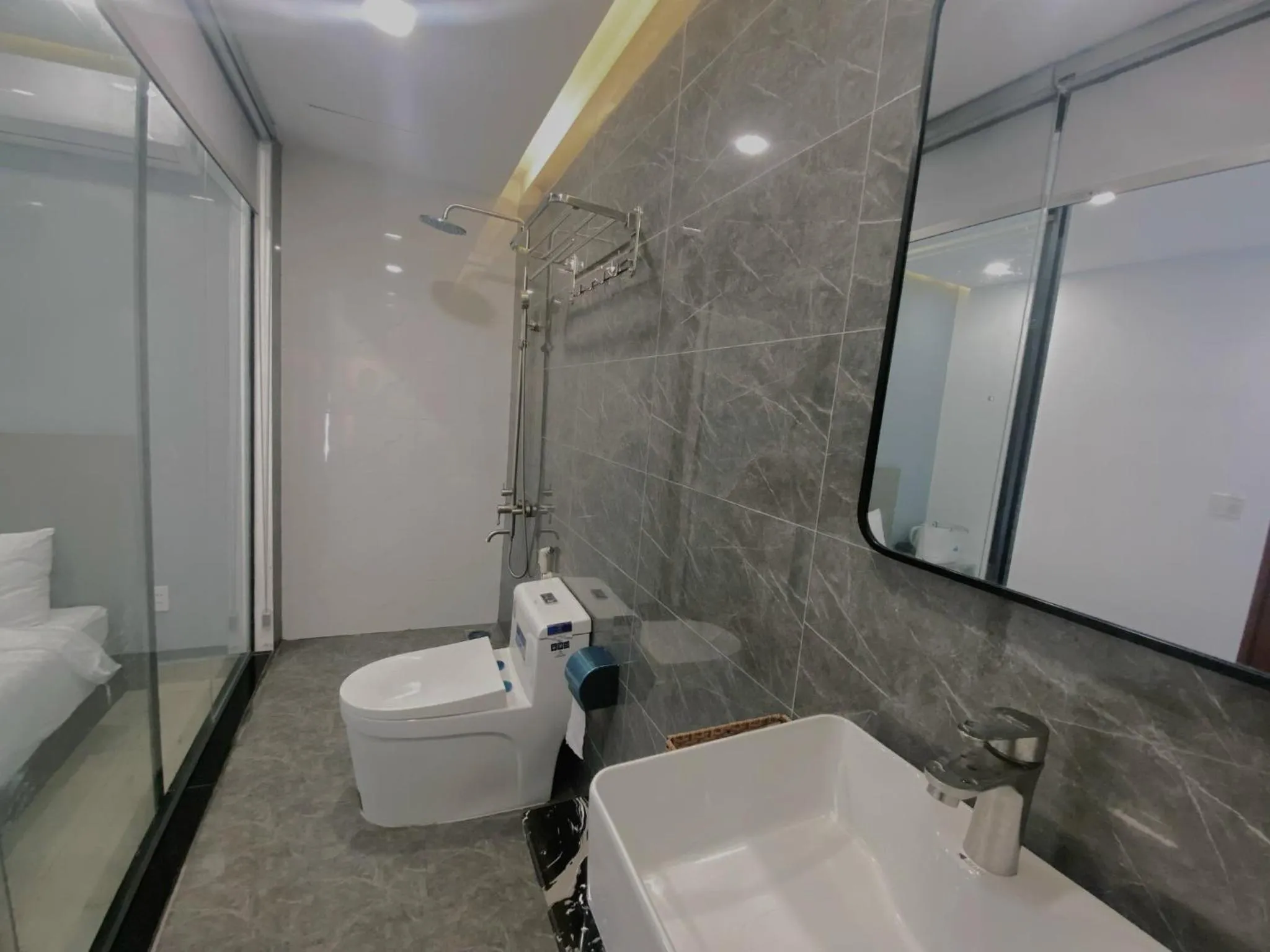 Shower in VND Vũng Tàu Hotel & Villa