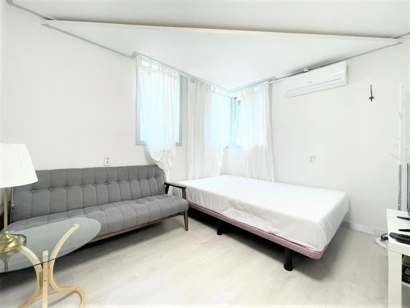 Decorative detail, Bed in W Premium Guesthouse Incheon airport