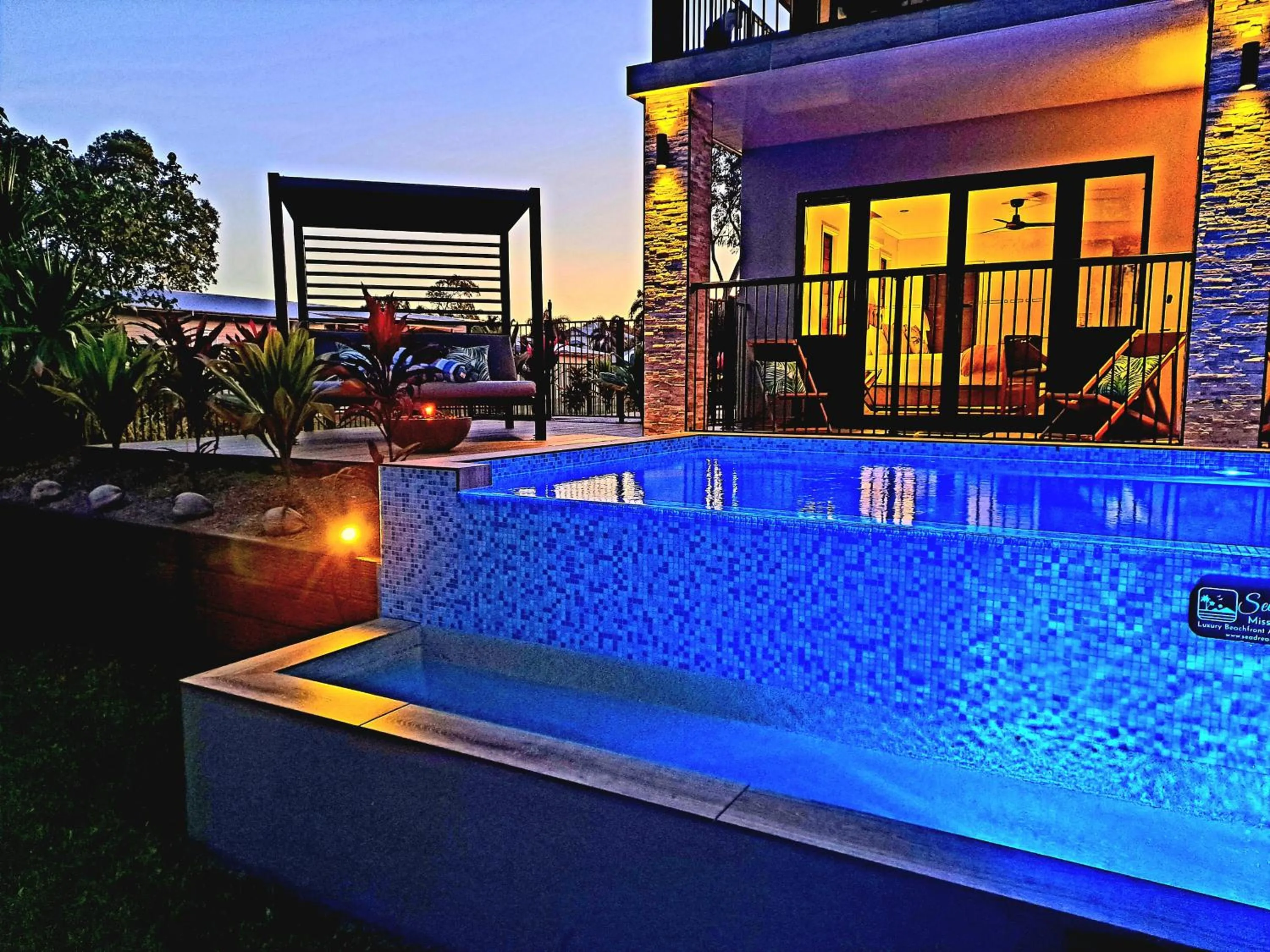 Property building in Seadreams Mission Beach