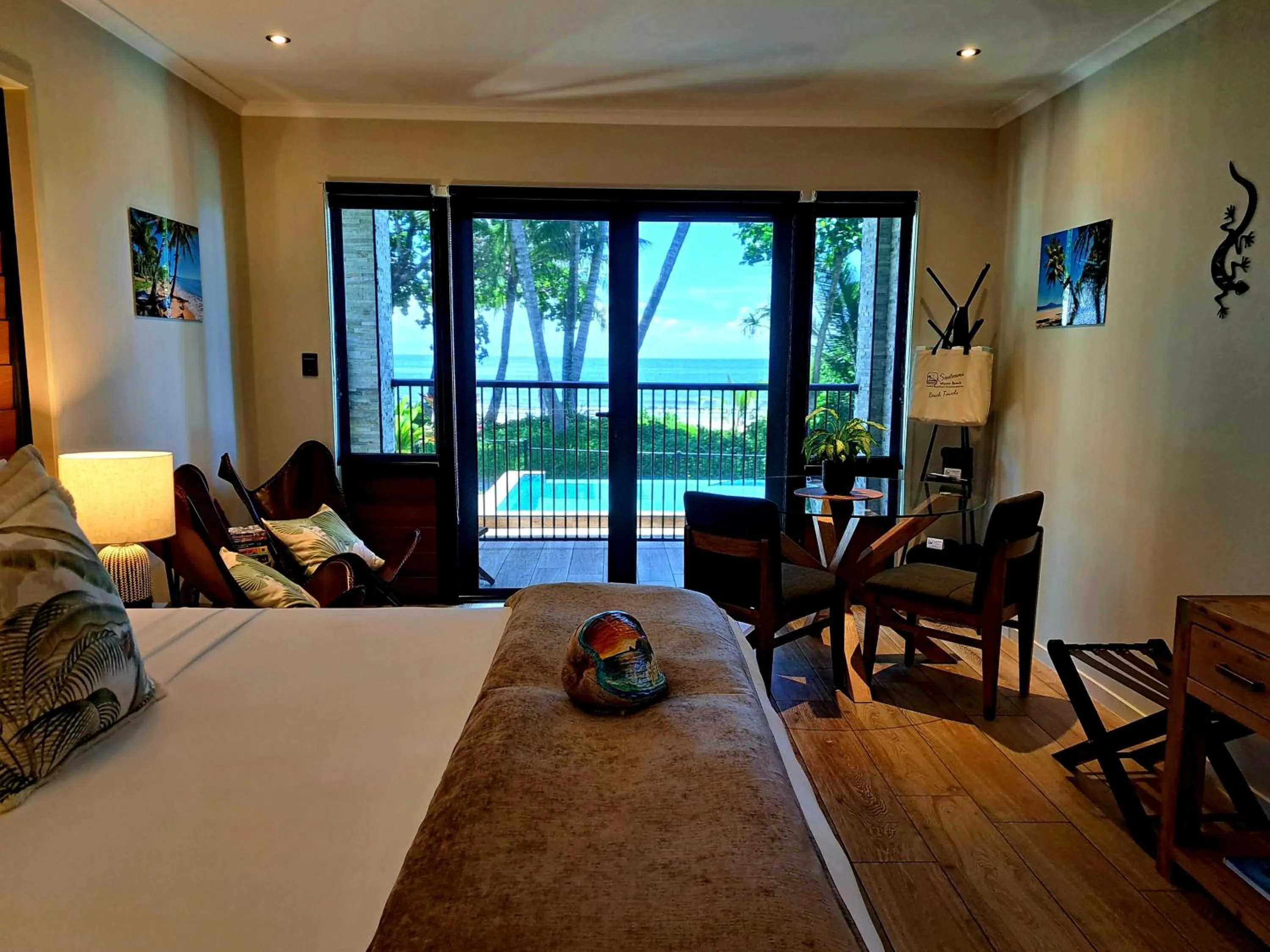 Bedroom, Bed in Seadreams Mission Beach