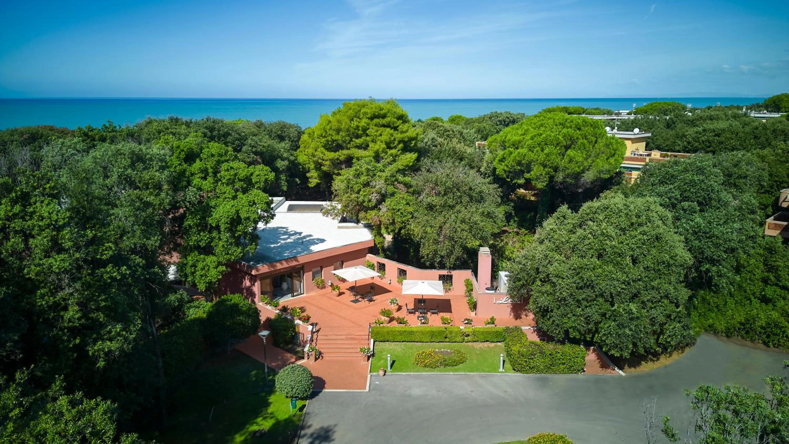 Property building in Park Hotel I Lecci