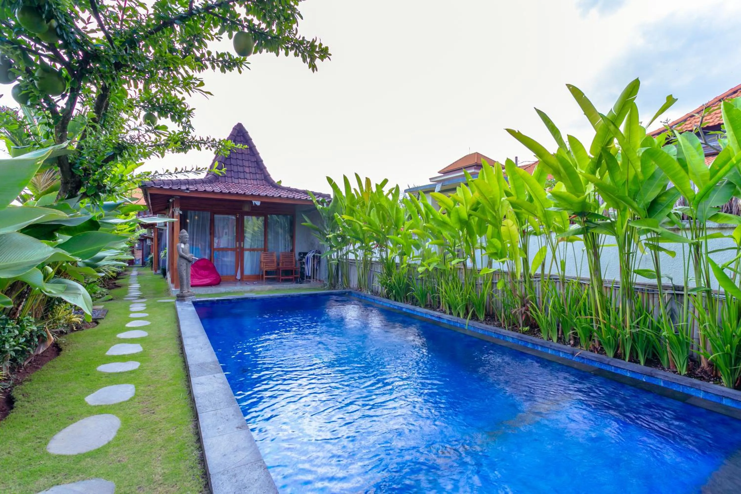 Swimming pool in Kubu D'Carik Villa & Bungalow by ecommerceloka