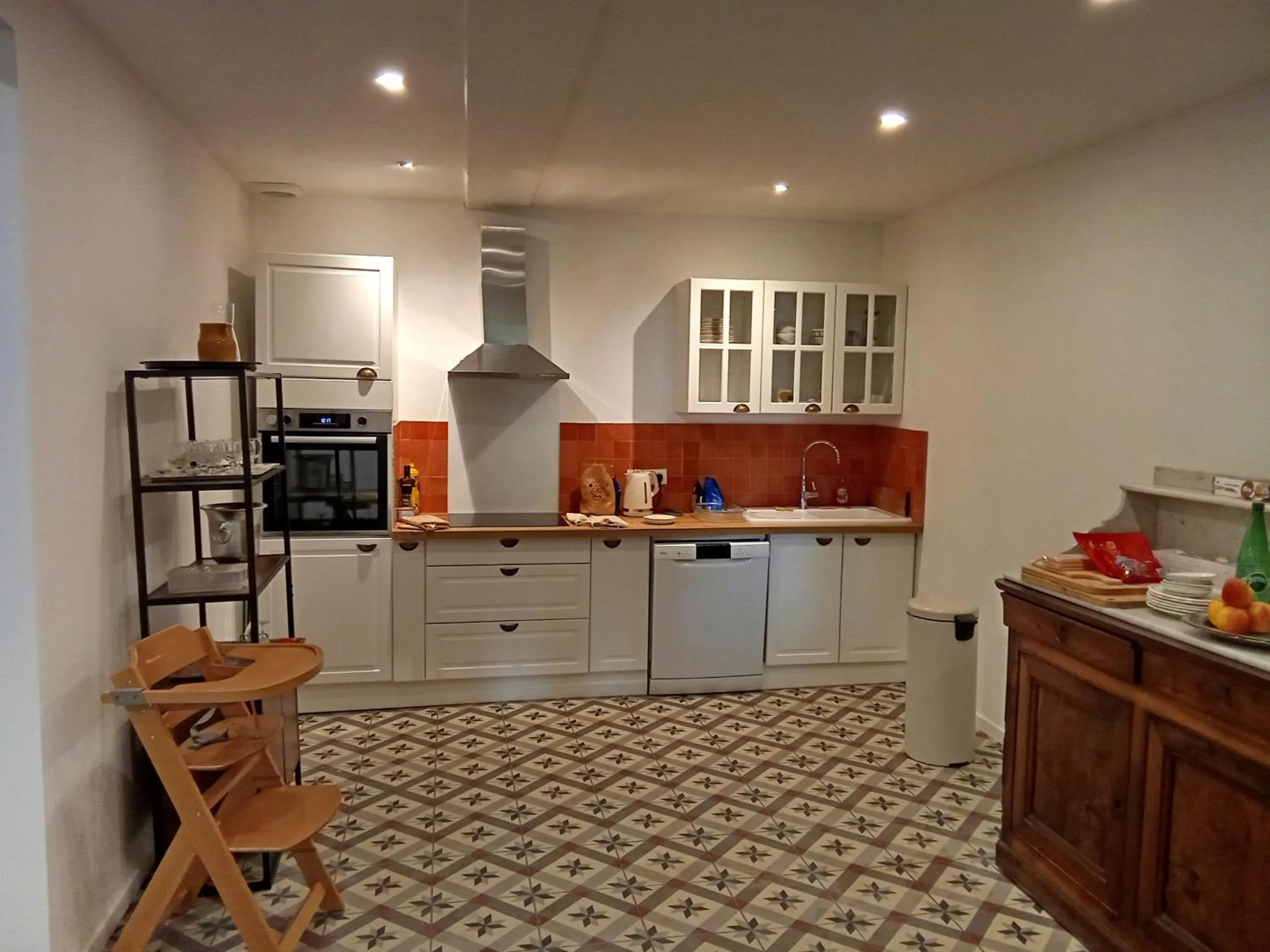 Kitchen or kitchenette in Le Mas Palegry Chambres d'hôtes Perpignan