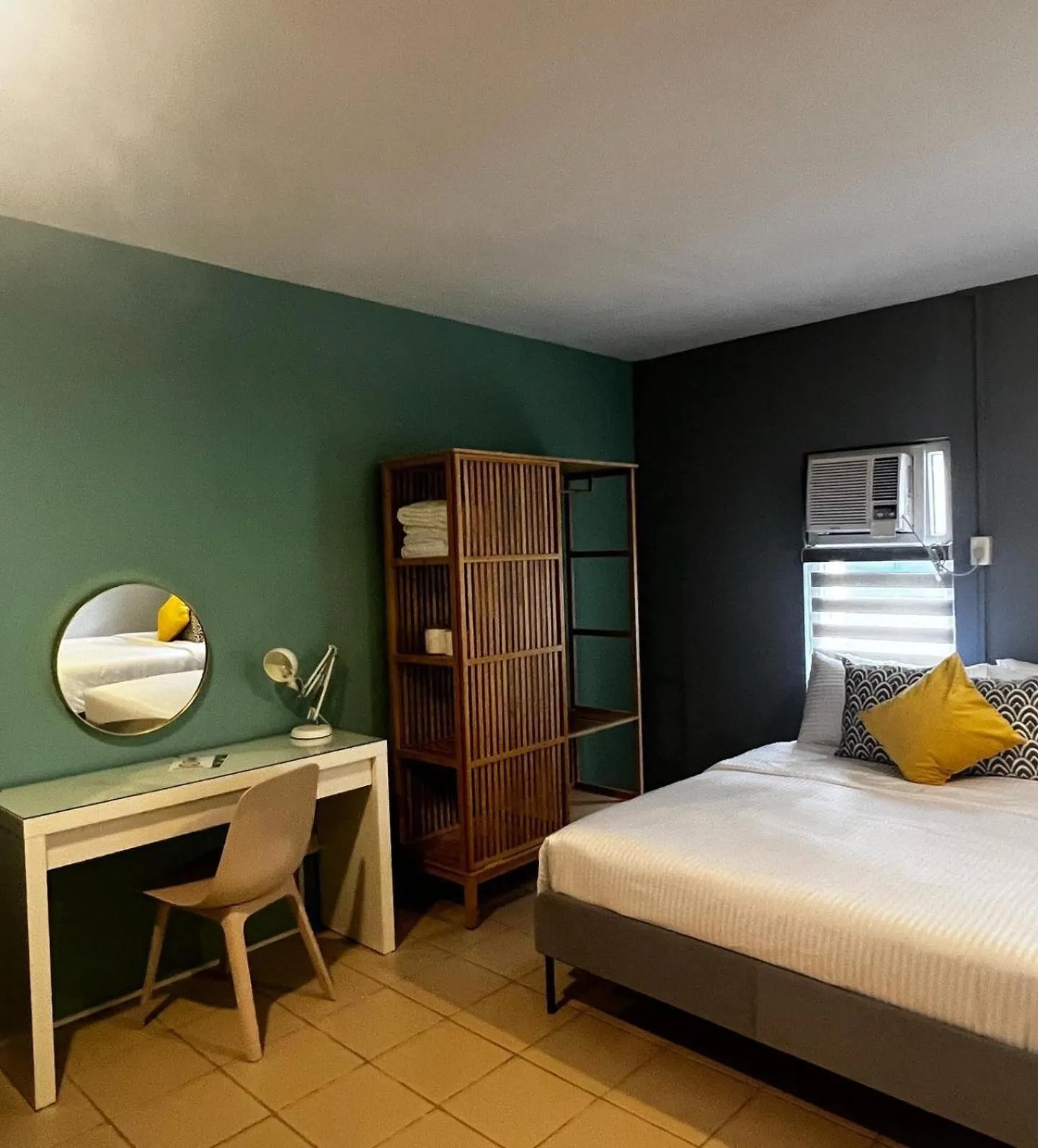 Bed in Emerald Manor Hotel