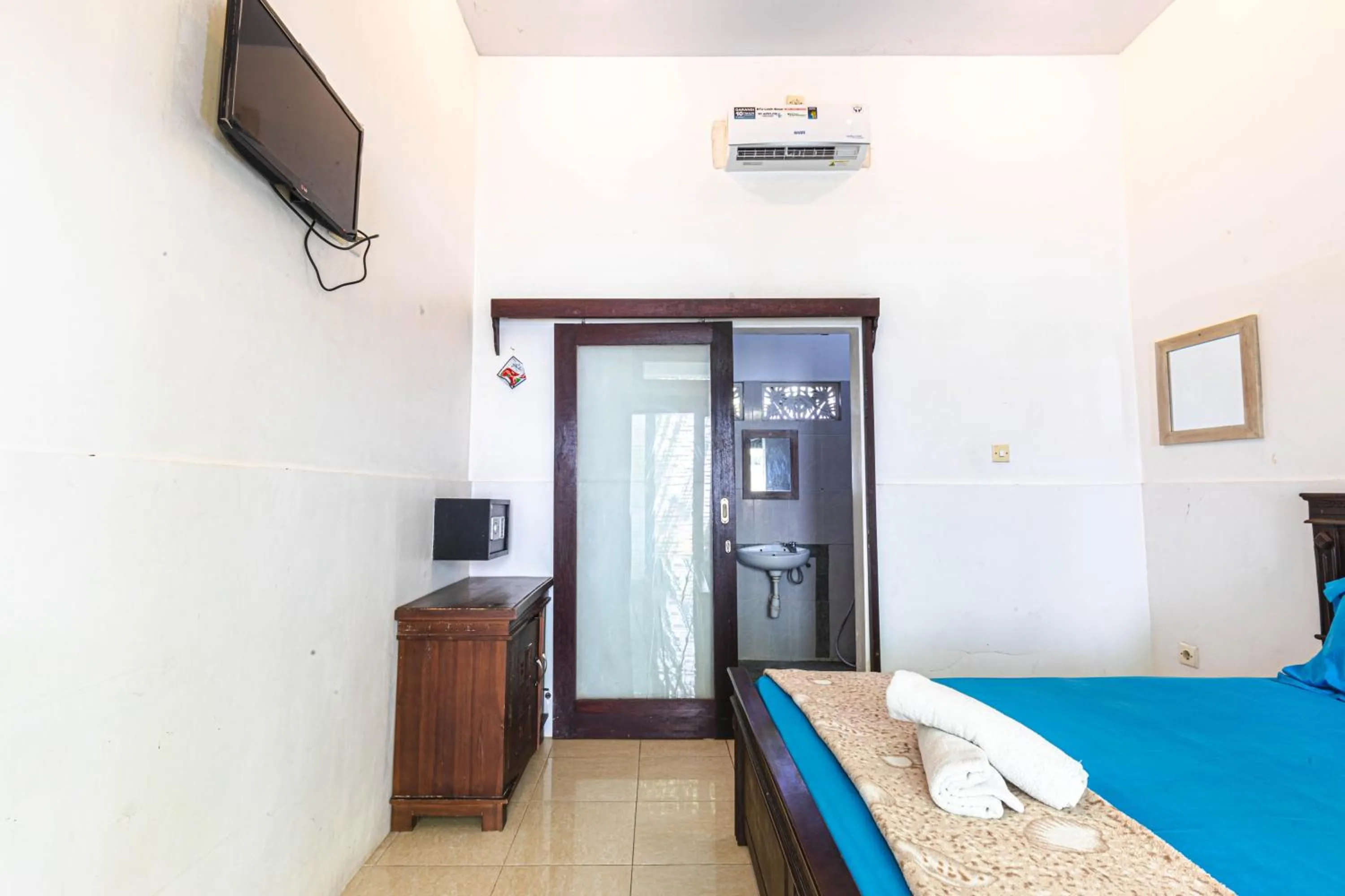 Bedroom, Bed in Surf Retreat Villa Sari Bali