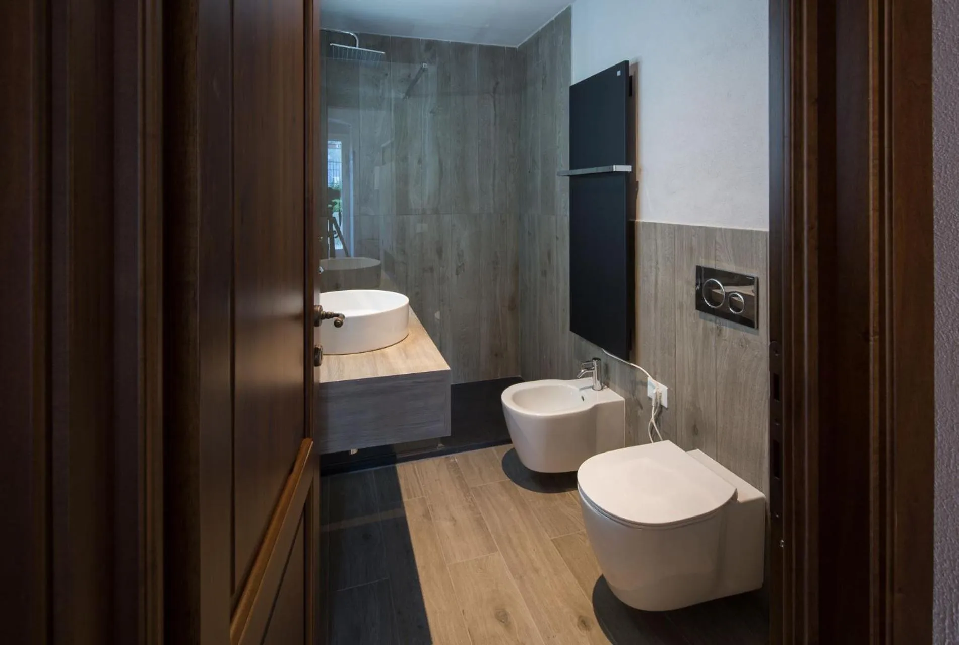 Toilet in Residence Via Di Francia