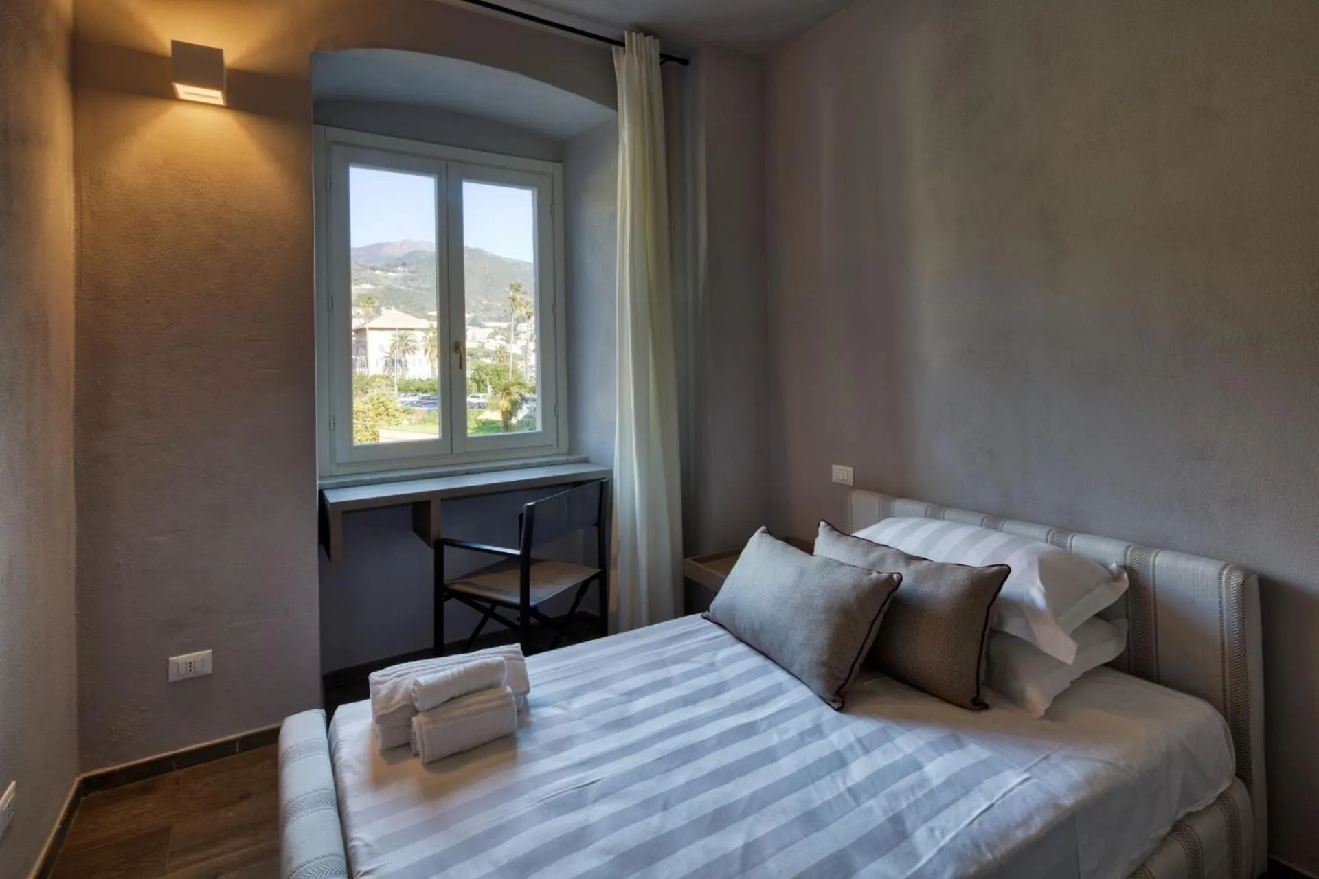 Bedroom, Bed in Residence Via Di Francia