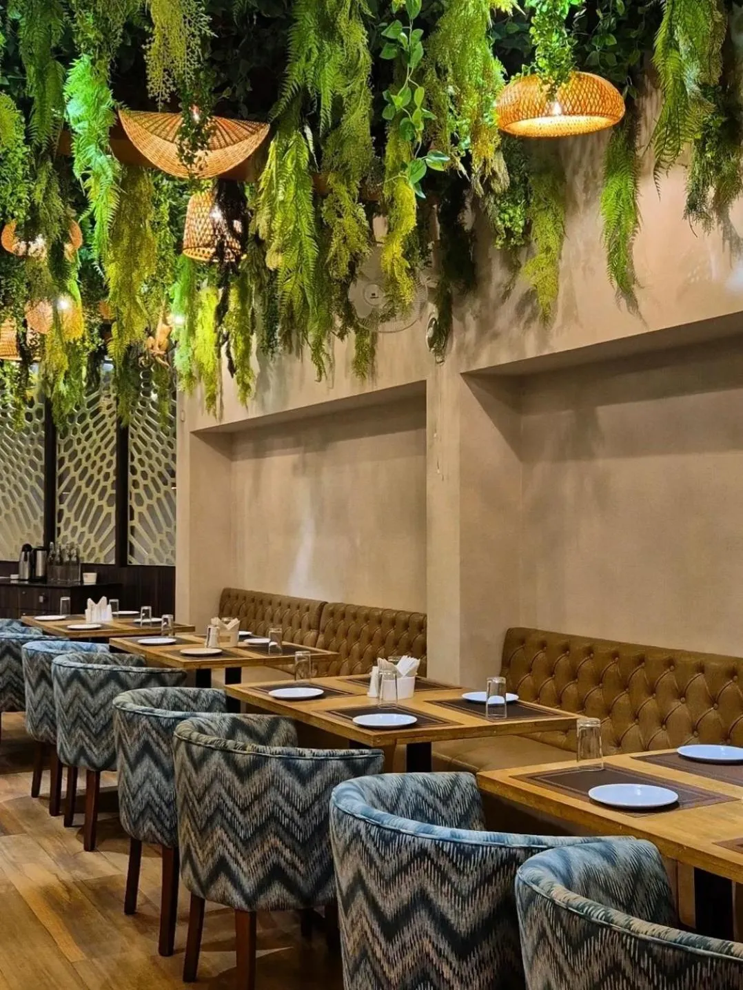 Restaurant/places to eat in Annandam Inn(Hotel Anand)