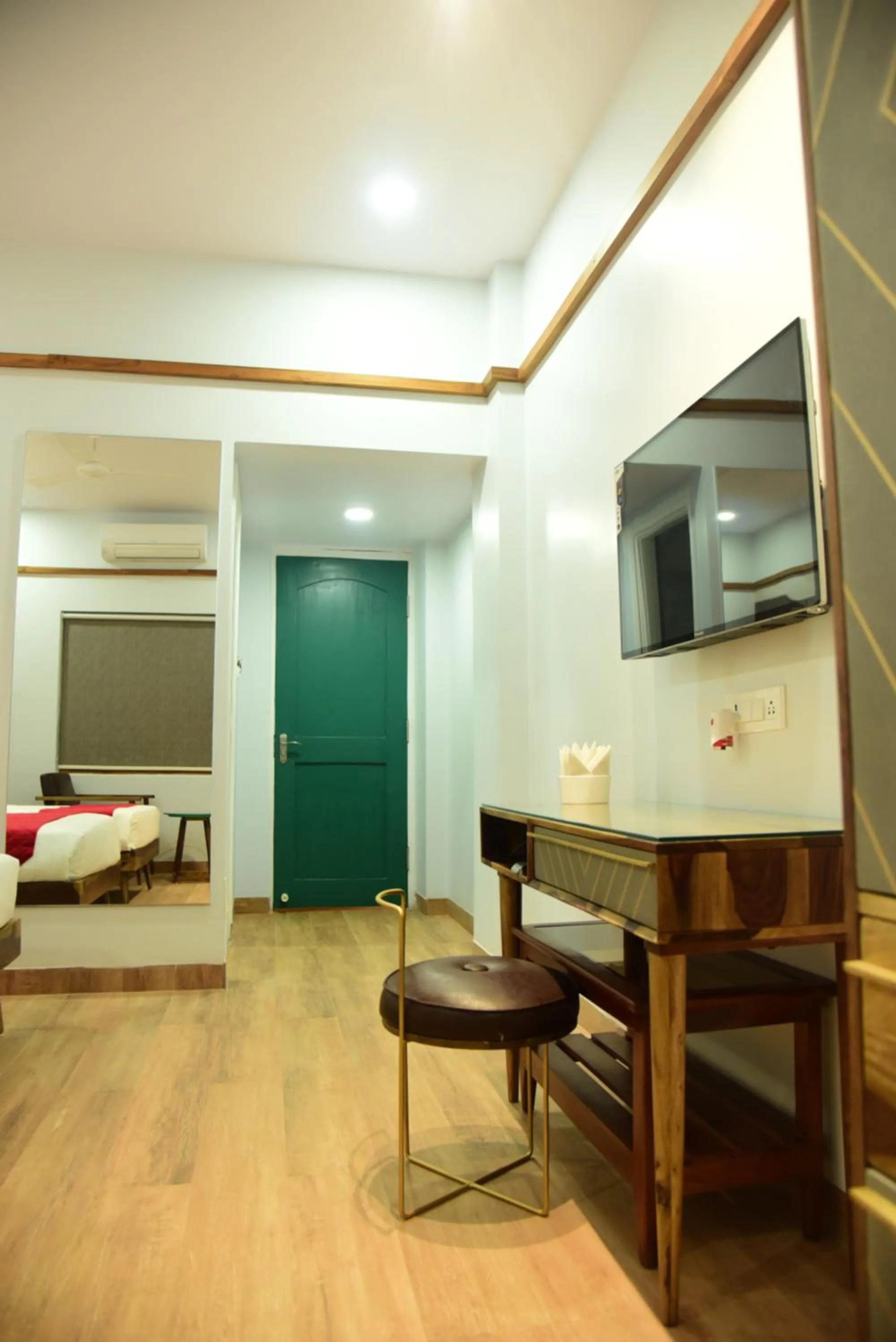 TV and multimedia, Bed in Annandam Inn(Hotel Anand)