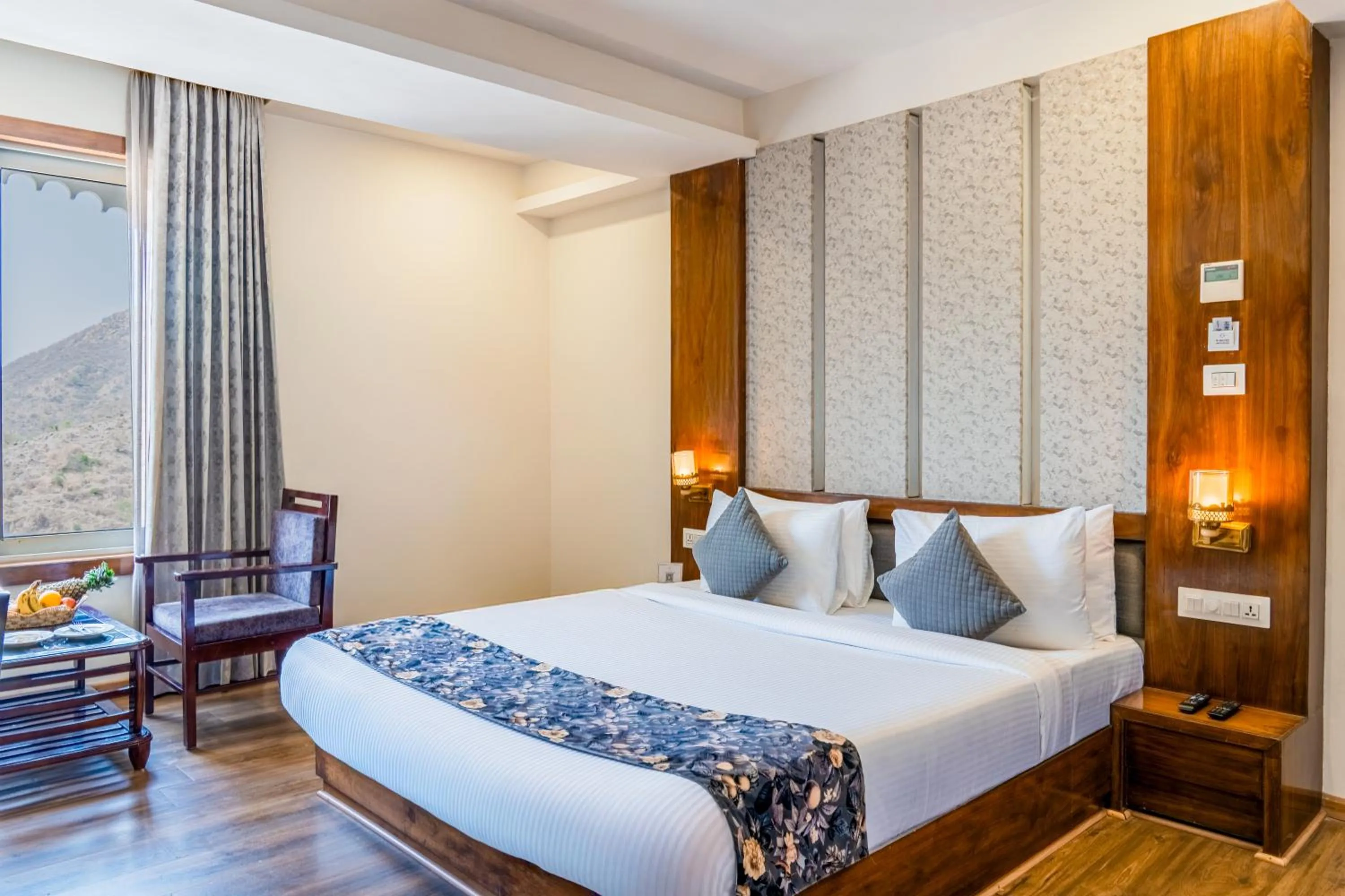 Bed in Hotel Paandora Grand,Udaipur