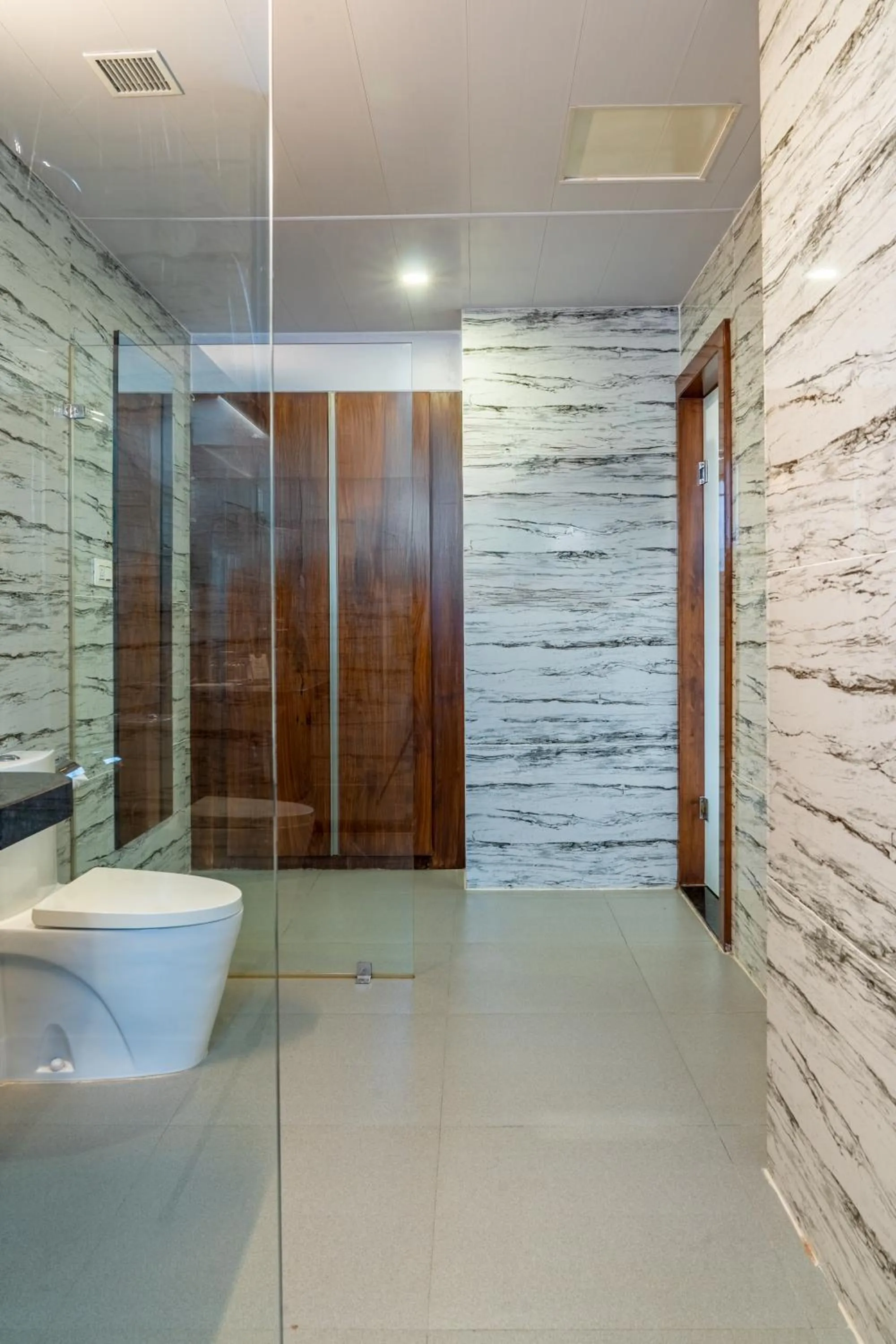 Shower in Hotel Paandora Grand,Udaipur