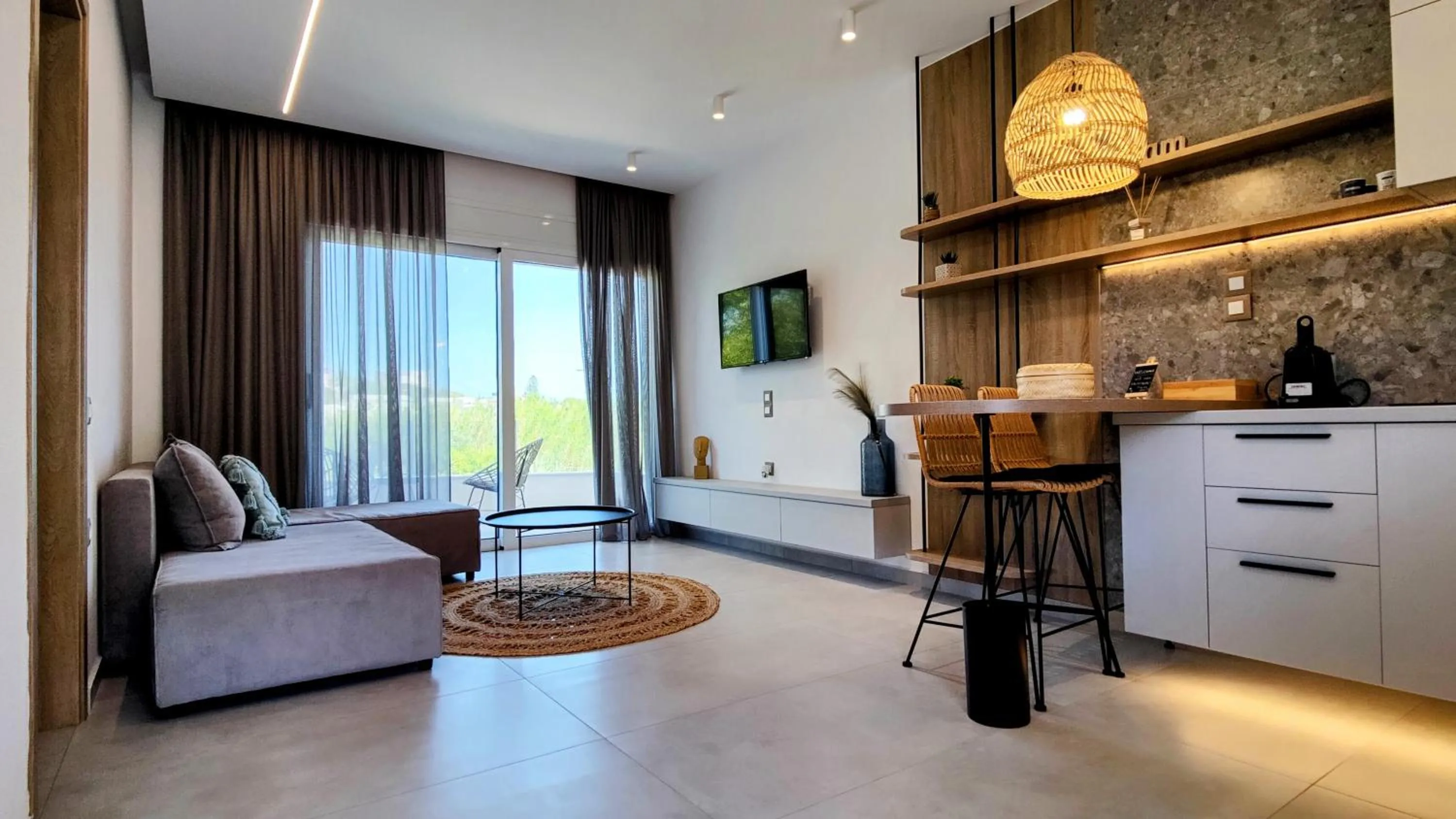 TV and multimedia in Aelia Apartments