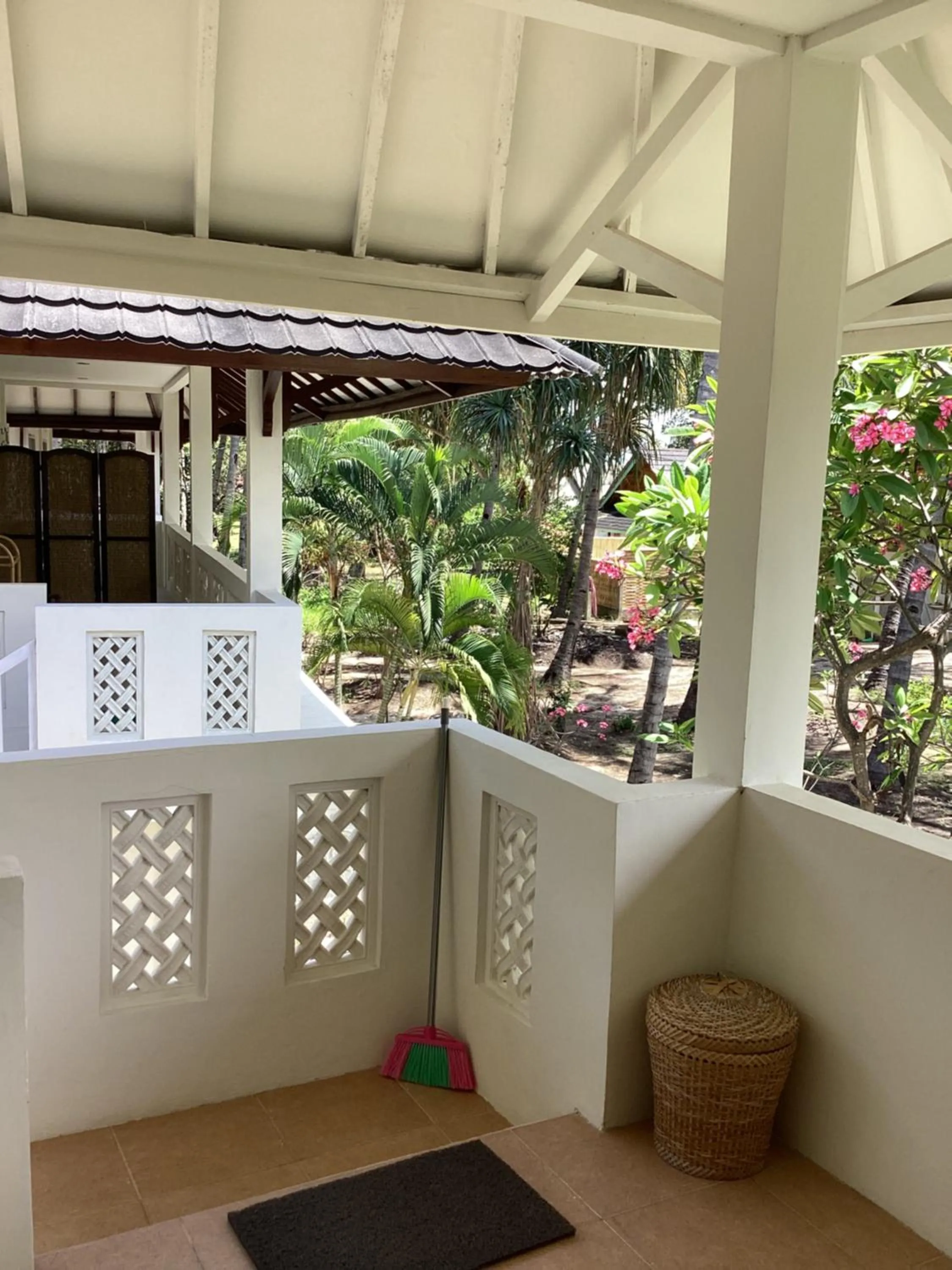 Juliantos by the sea