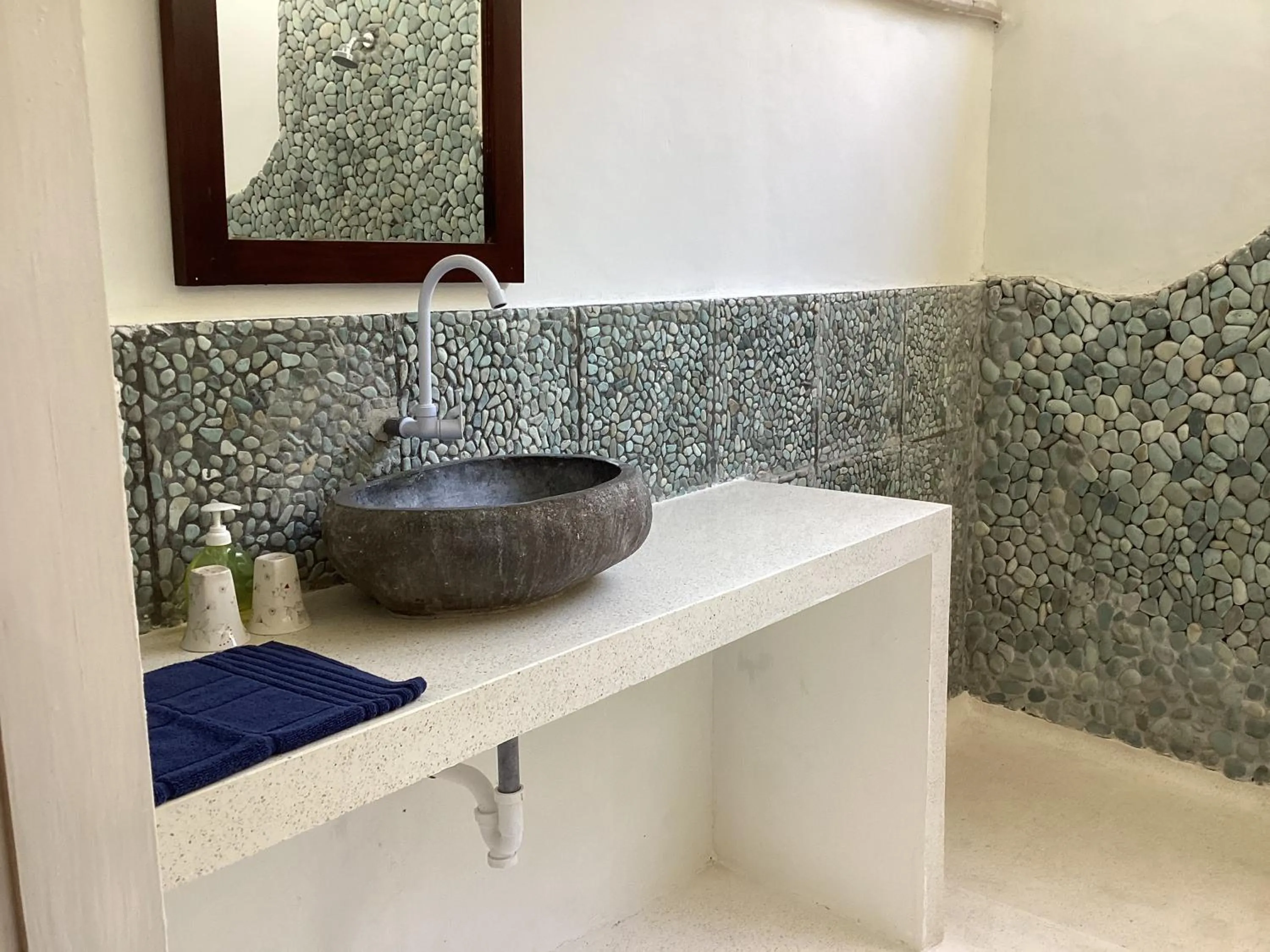 Juliantos by the sea