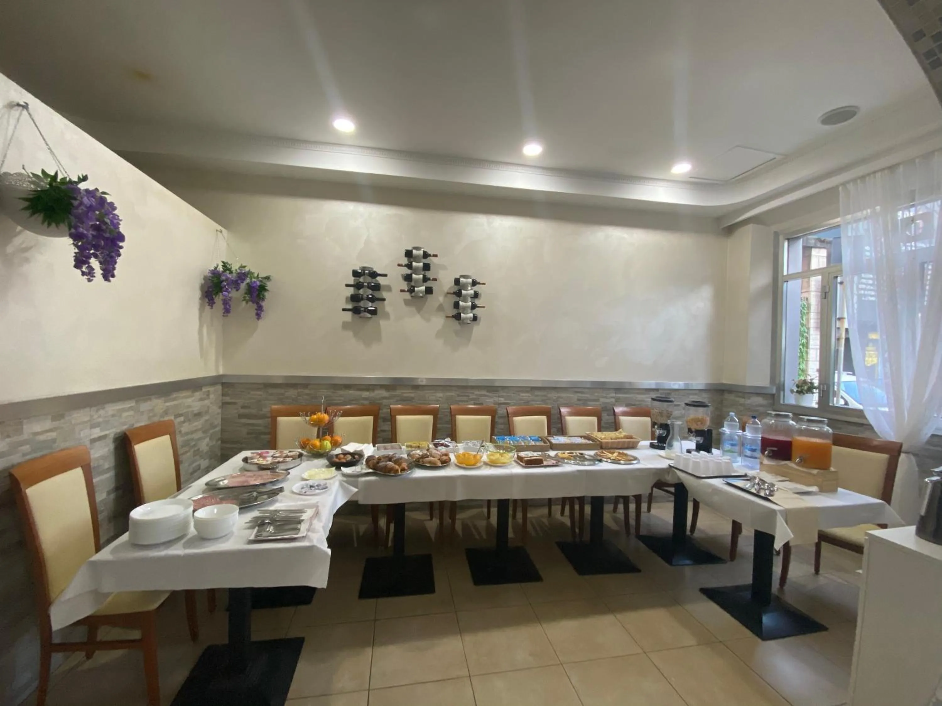 Breakfast in Hotel La Pace