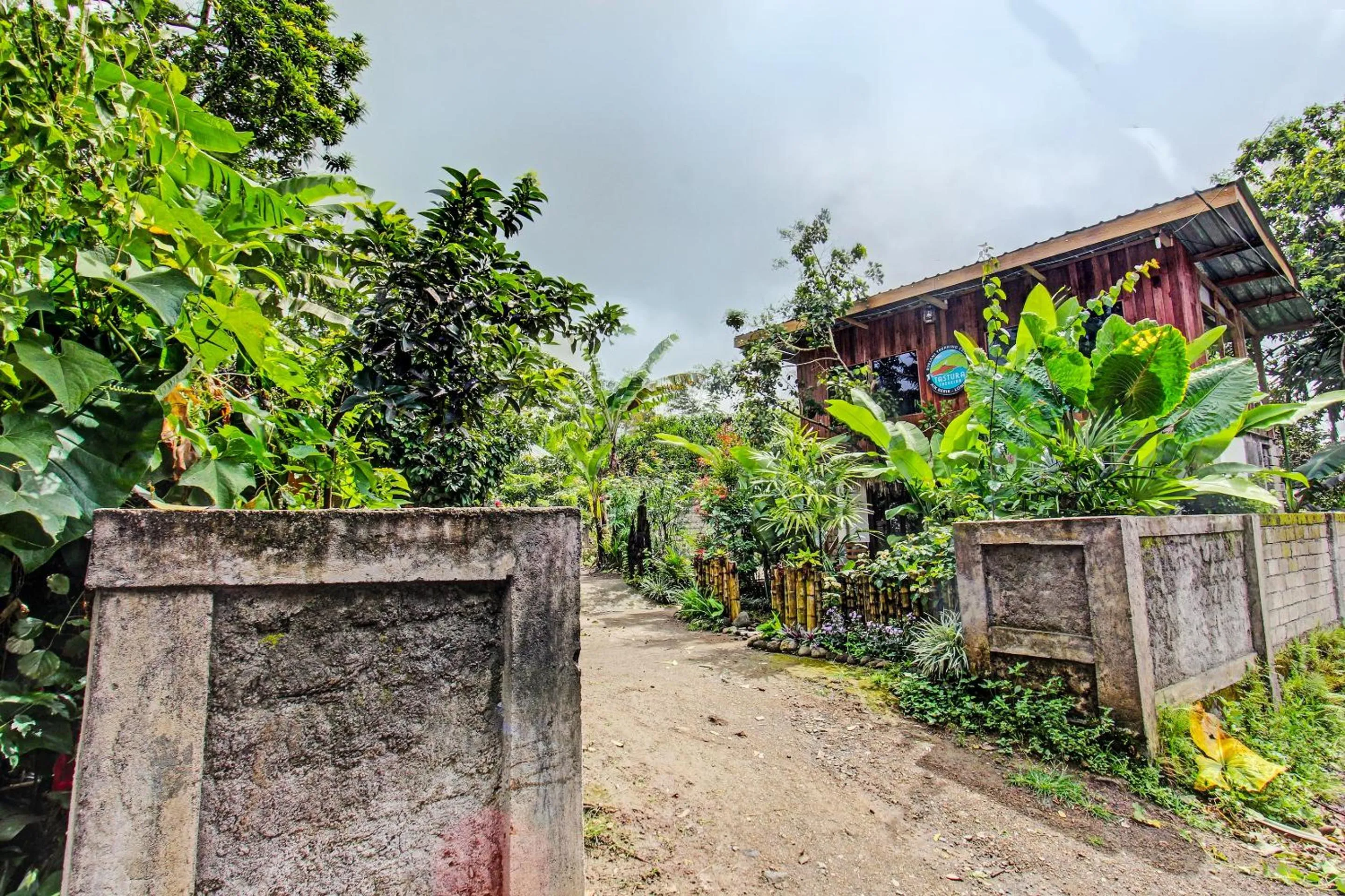 Property building in Tastura Homestay