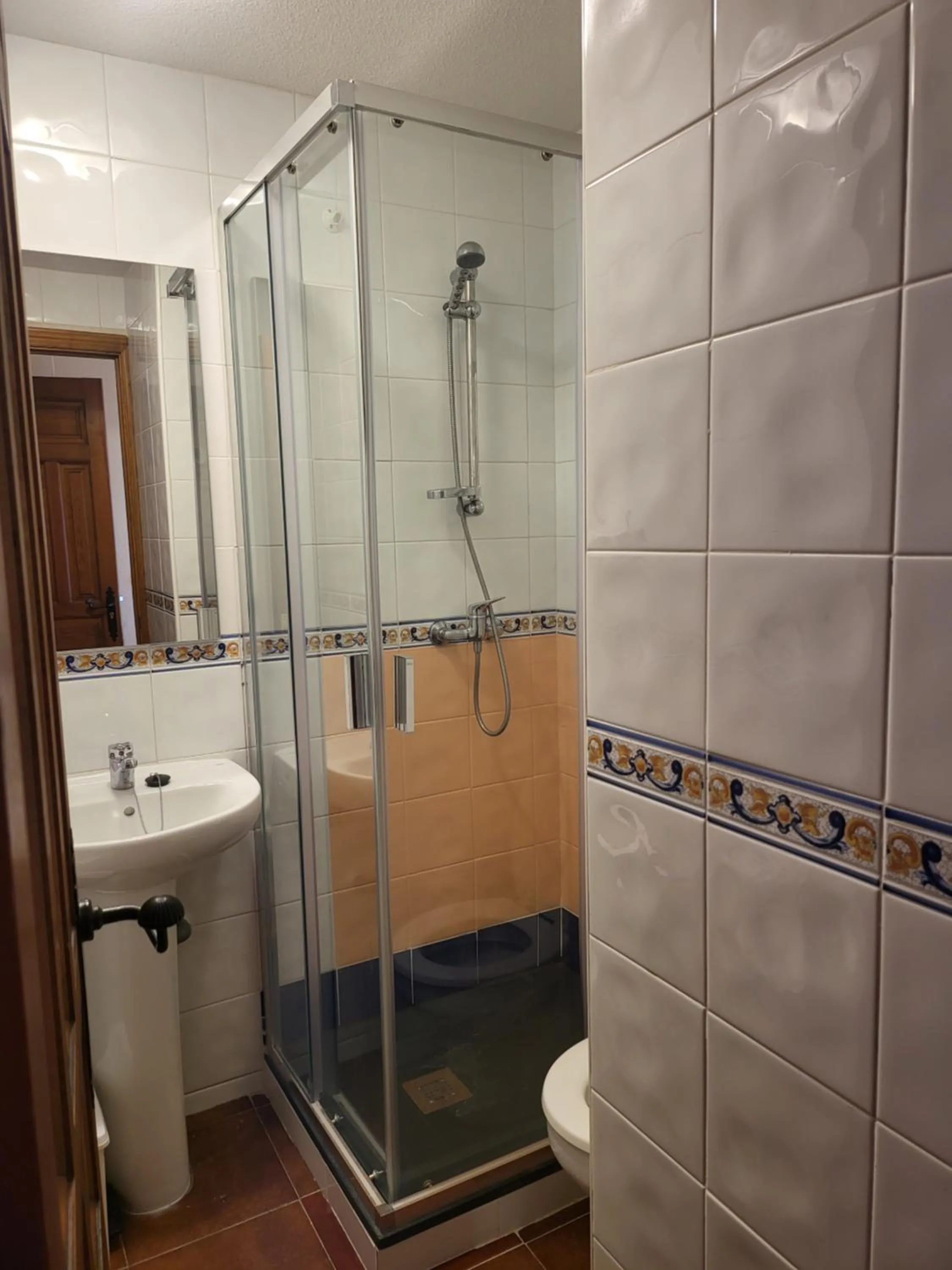 Bathroom in Hotel rural LA CASONA DE TAMAYA