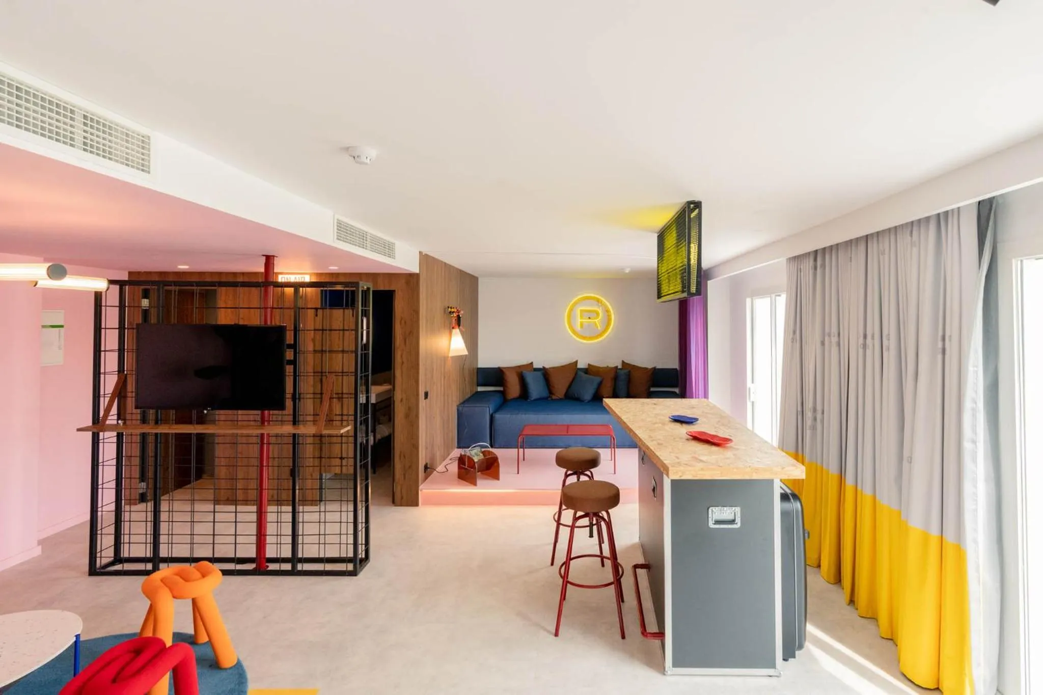 TV and multimedia in Ryans Lolas - Adults Only