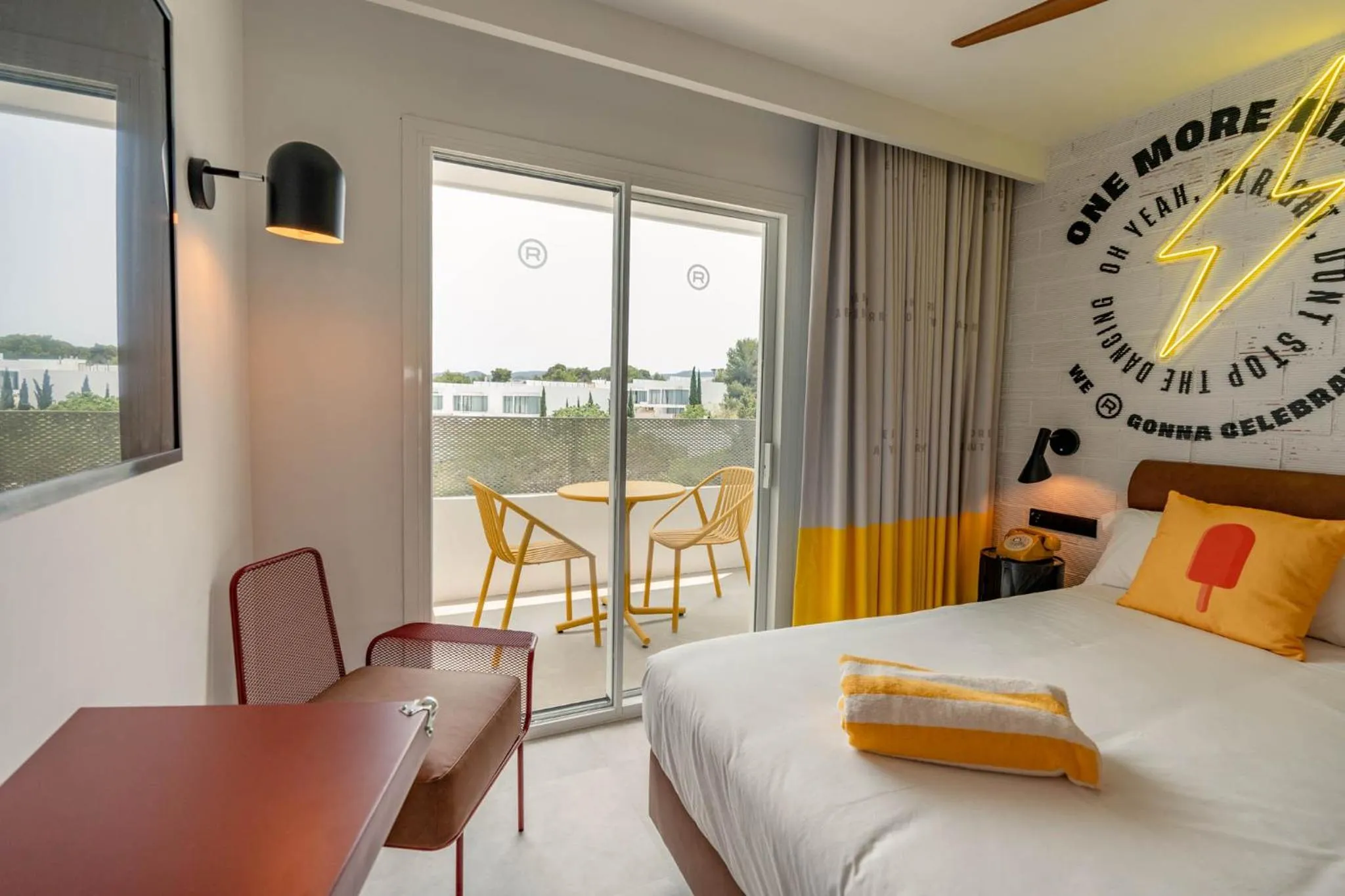 Balcony/Terrace, Bed in Ryans Lolas - Adults Only