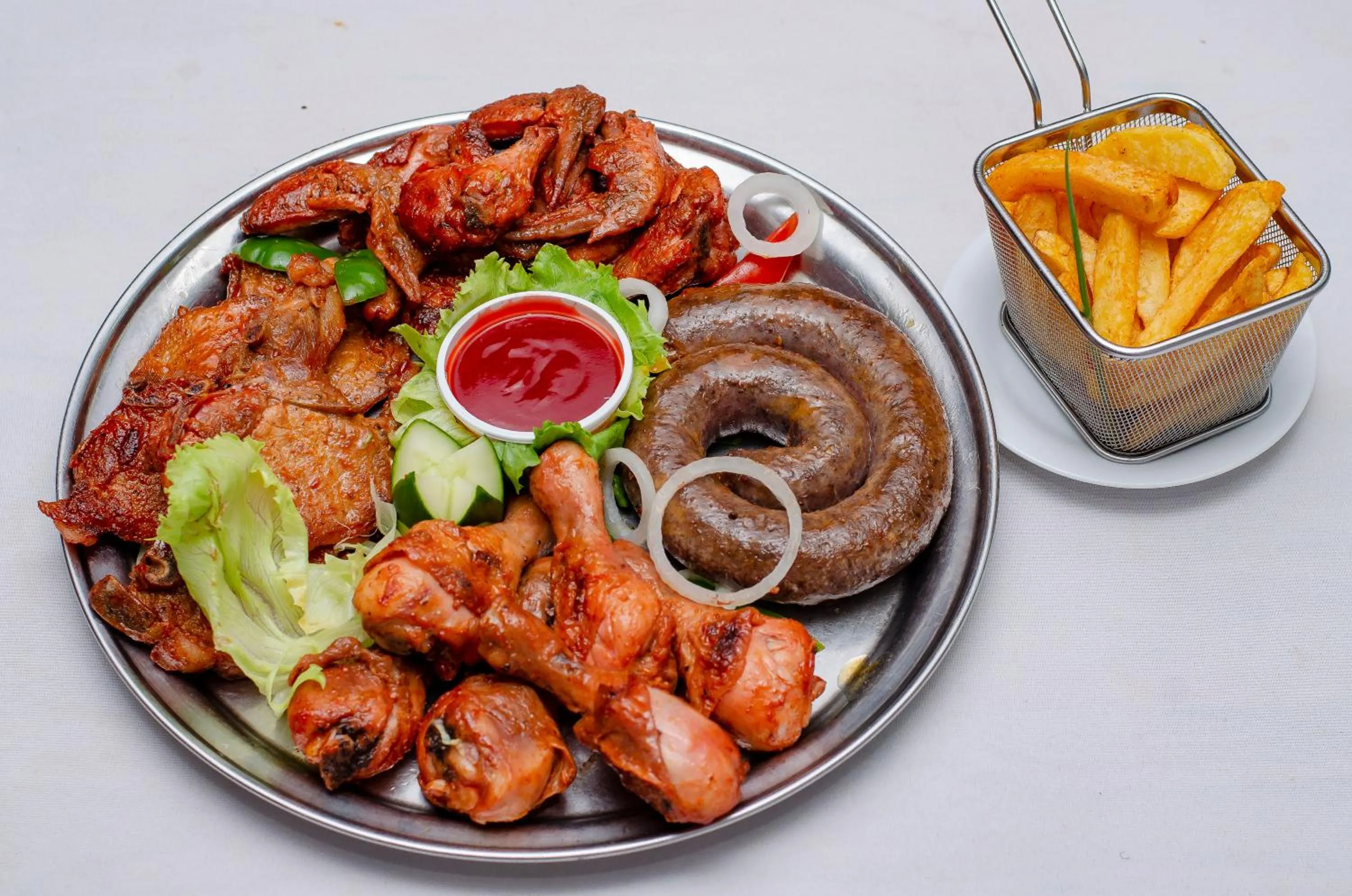 Restaurant/places to eat in ROYAL SHALOM HOTEL