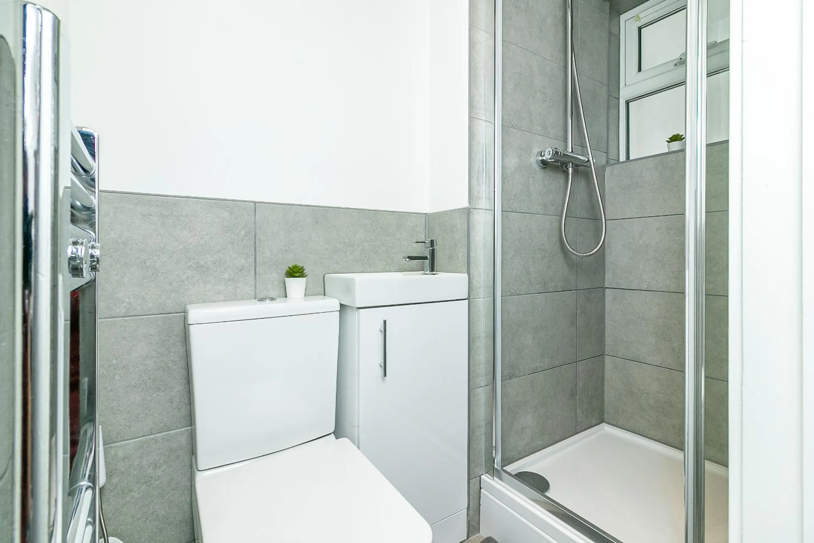 Bathroom in Archers House