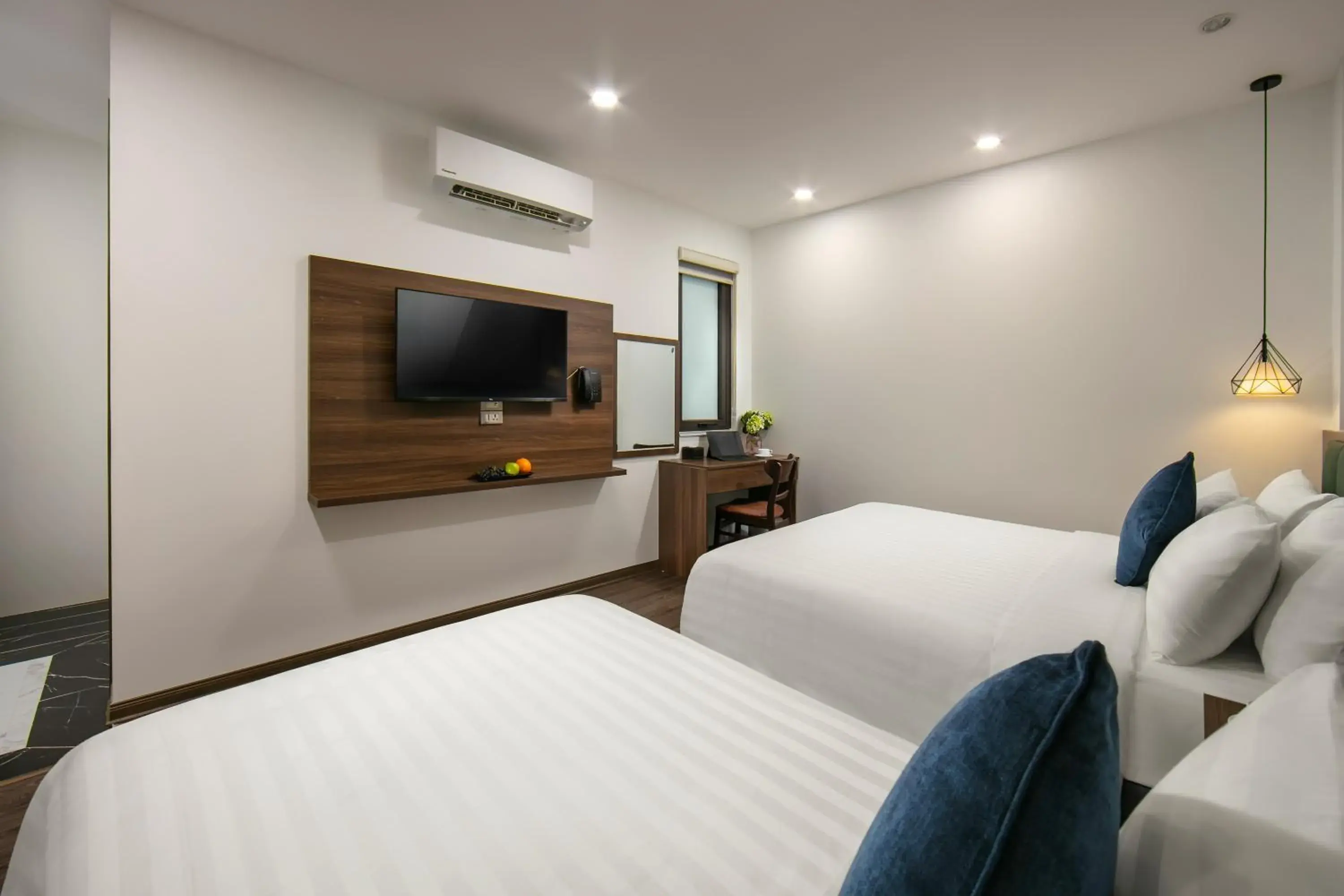 Deluxe Twin Room in Hanoi Vacanza Premier Hotel Deluxe Twin Room in Hanoi Vacanza Premier Hotel