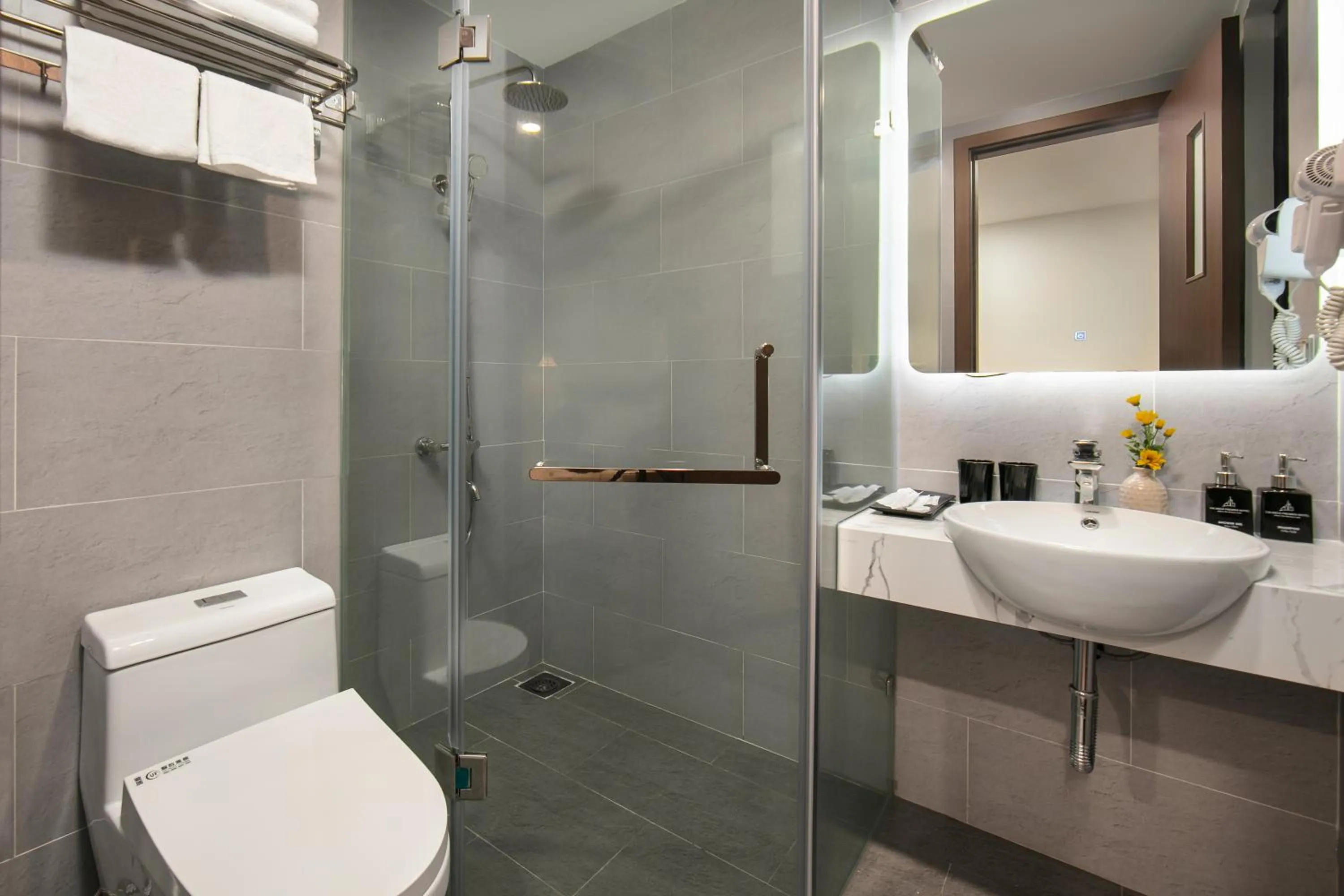 Shower in Hanoi Vacanza Premier Hotel