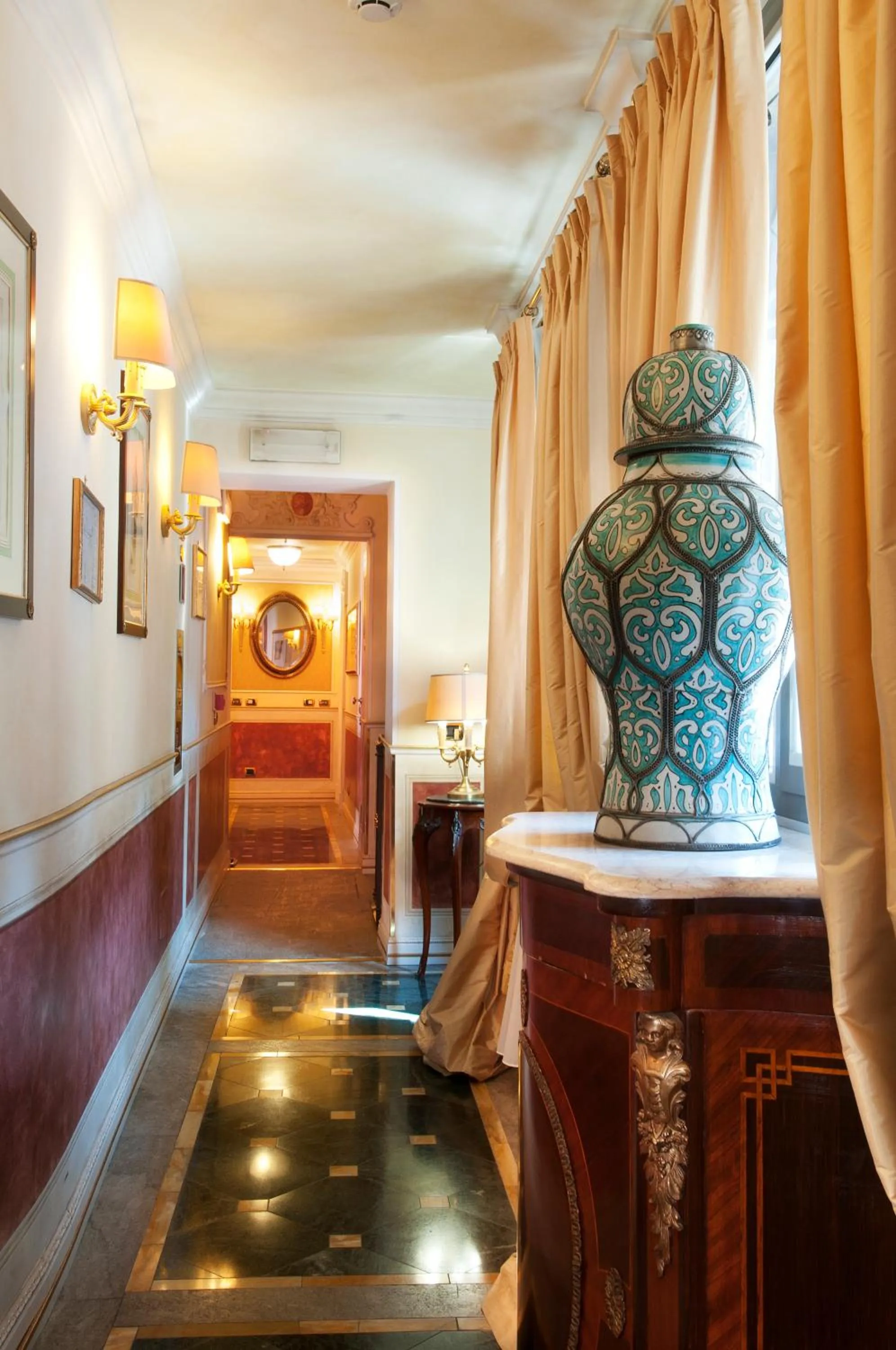 Decorative detail in Petit Palais Hotel De Charme