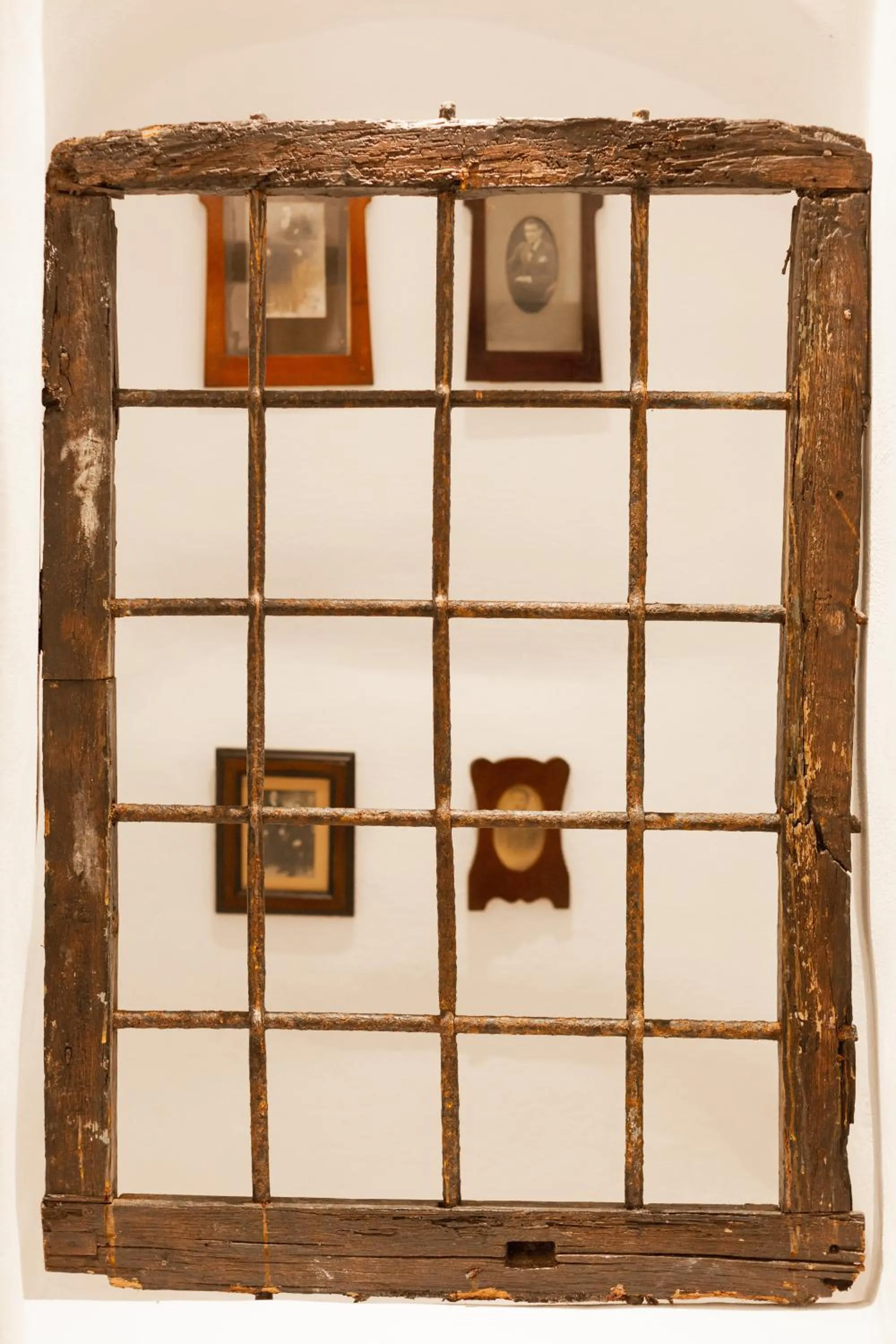 Decorative detail in Cydonia Caves