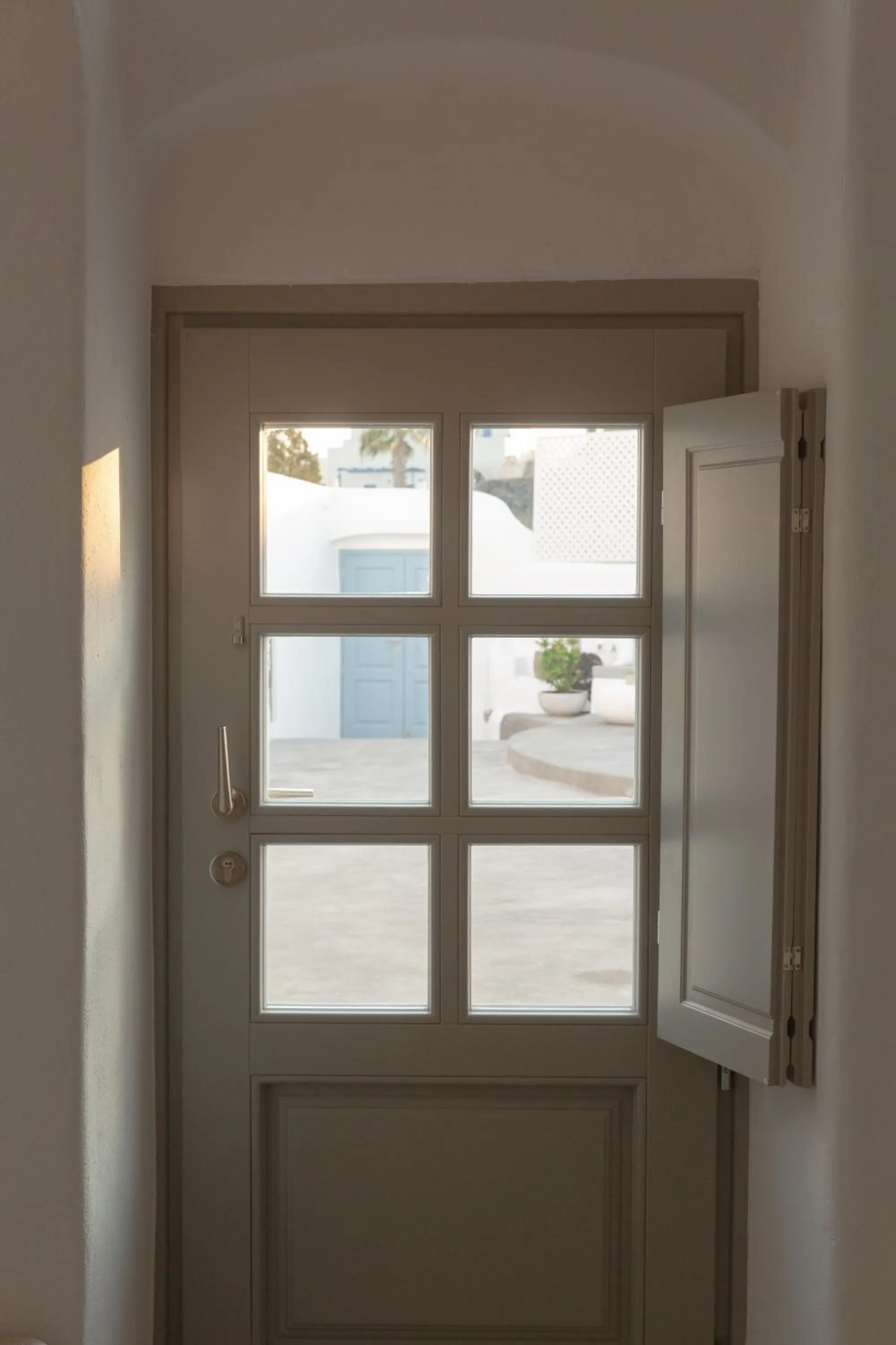 Photo of the whole room in Cydonia Caves