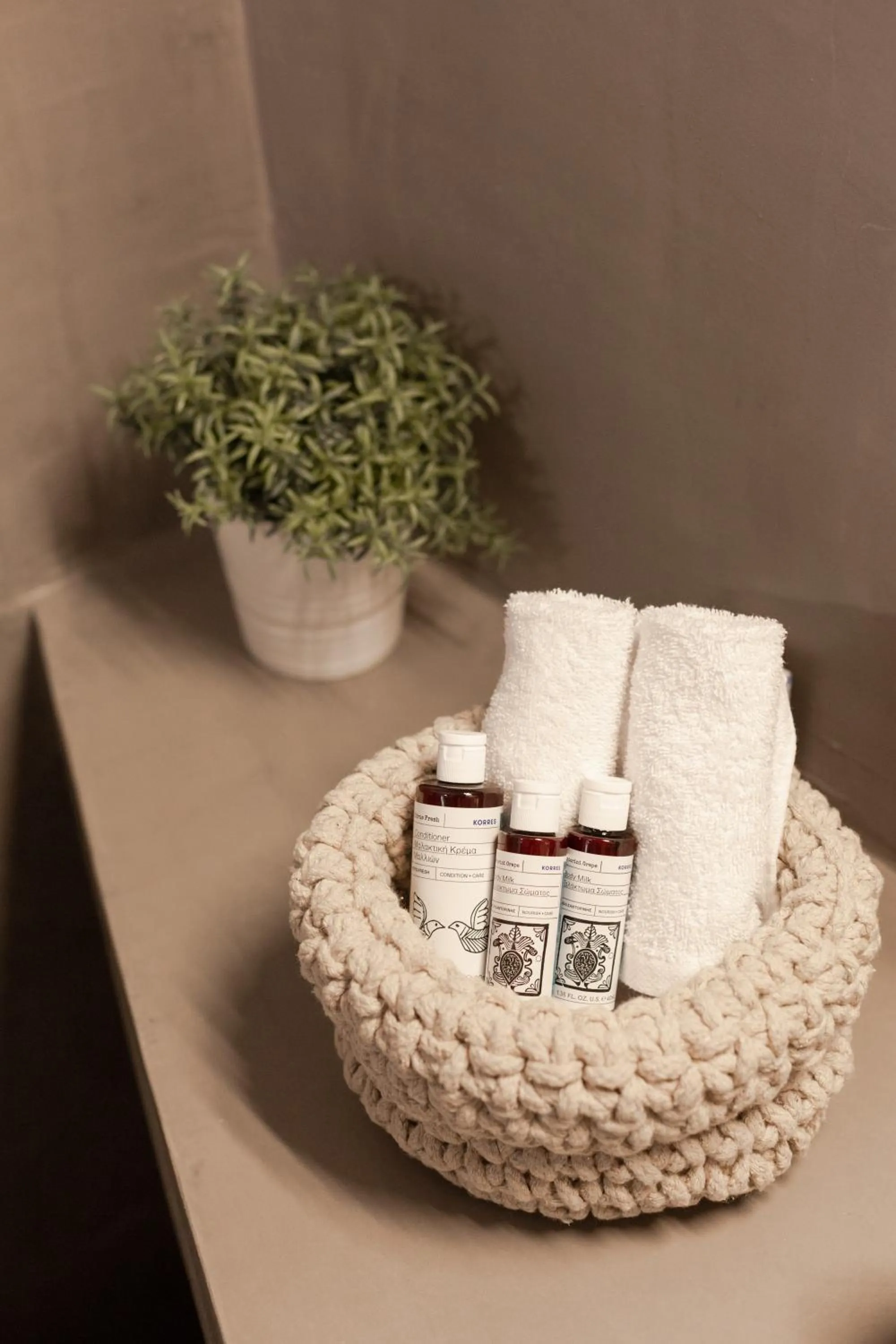 Bathroom in Cydonia Caves