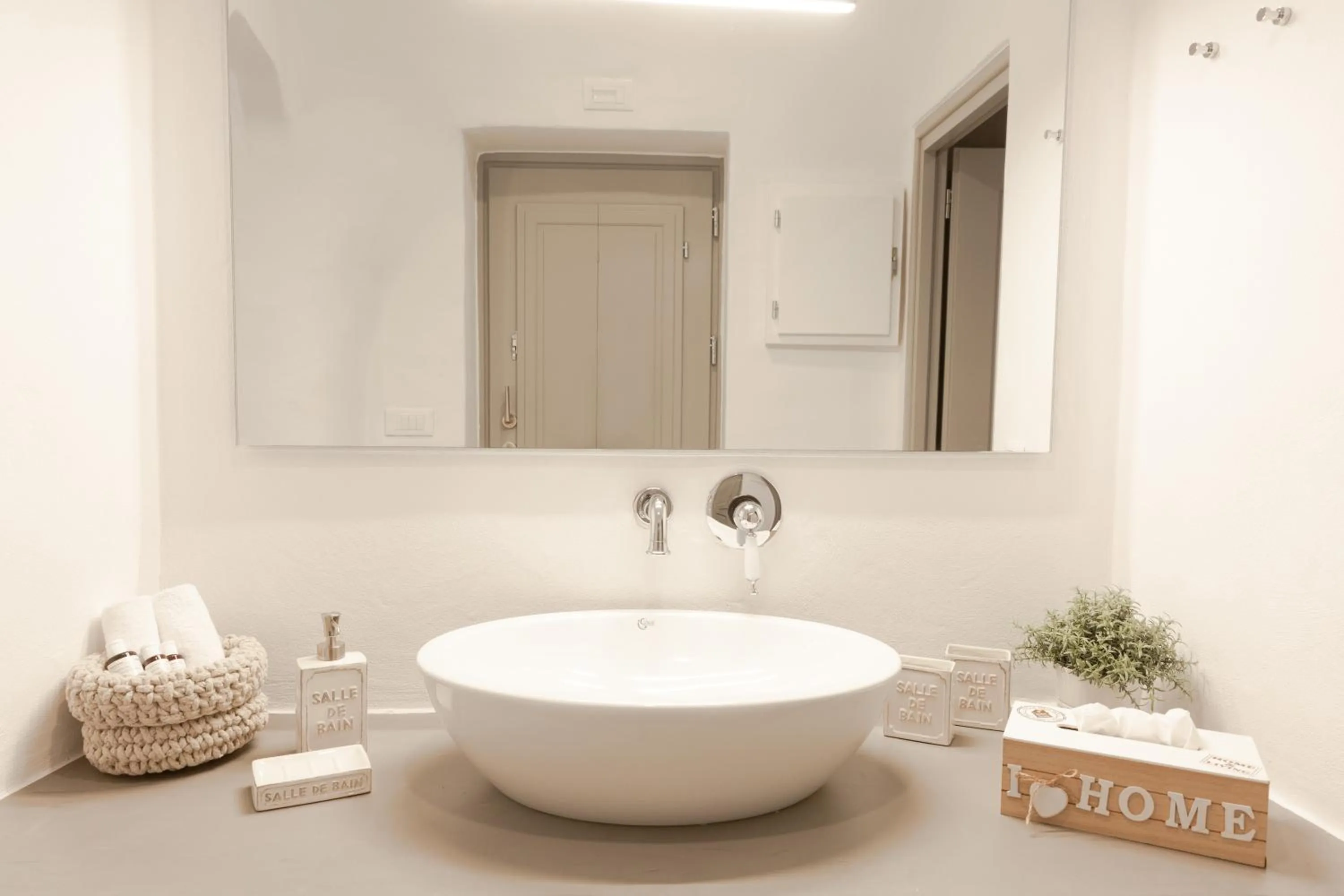 Bathroom in Cydonia Caves