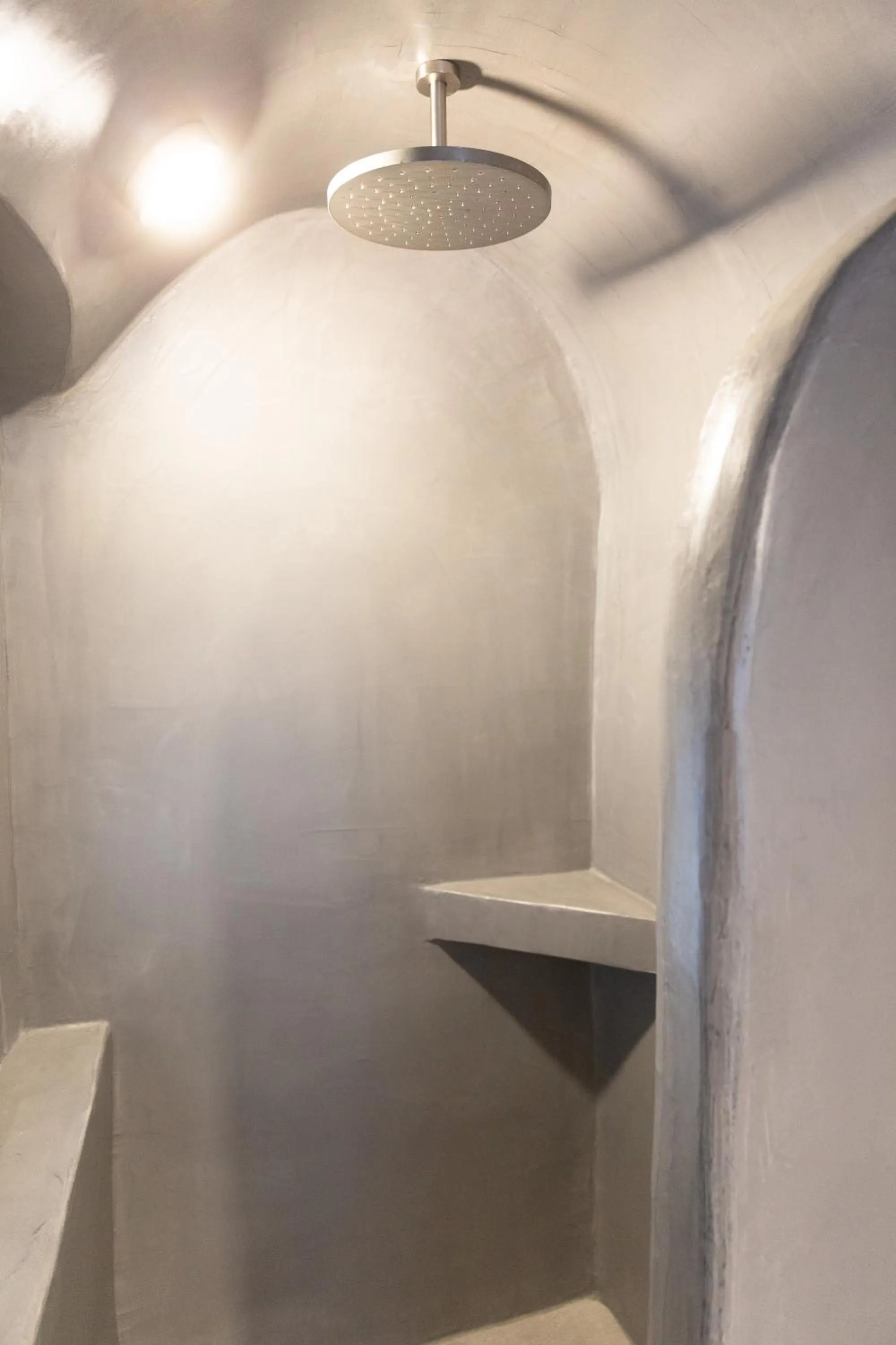 Shower in Cydonia Caves