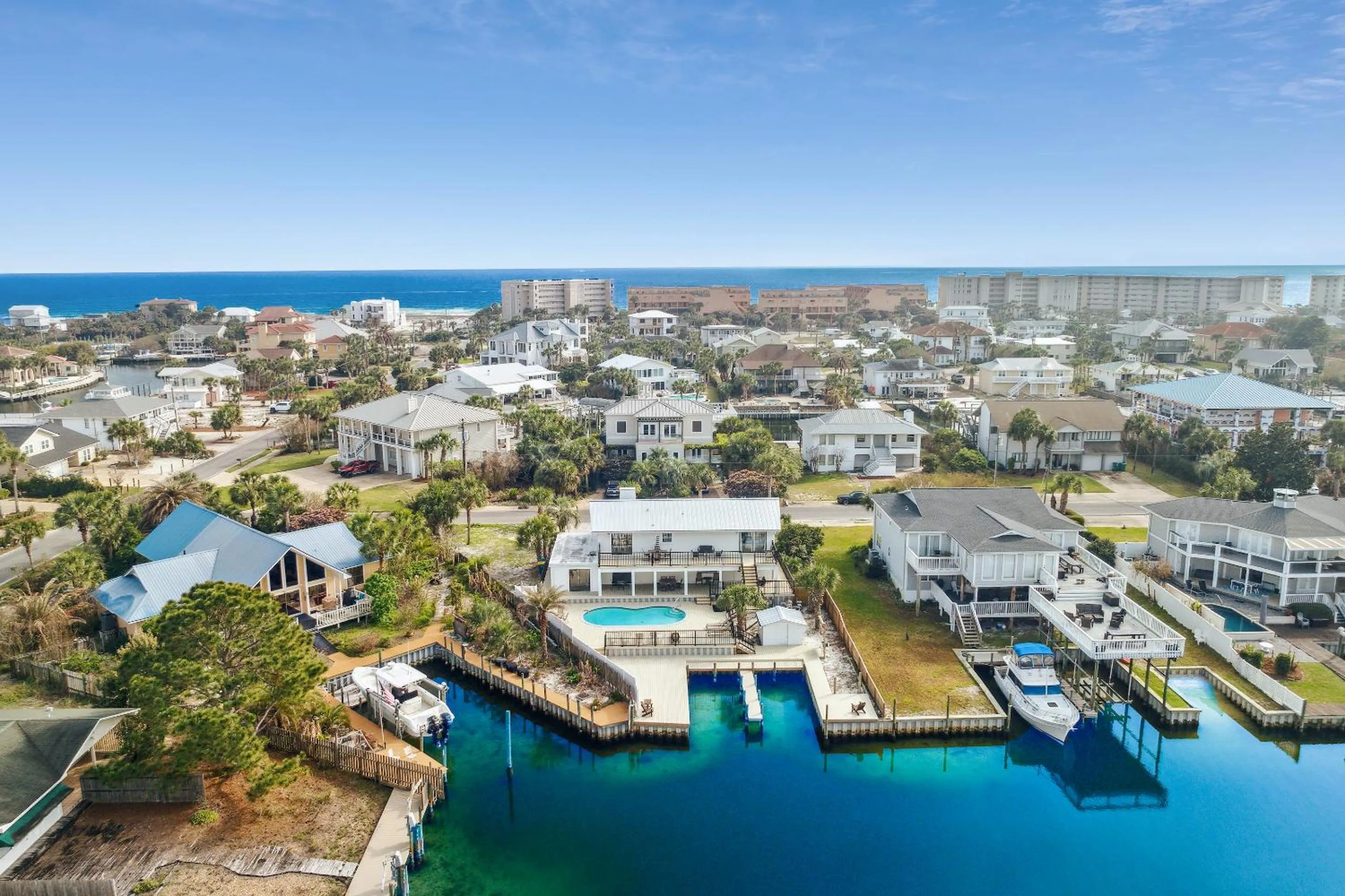 Natural landscape in Destin Beach House - Happy Harbor House by Panhandle Getaways