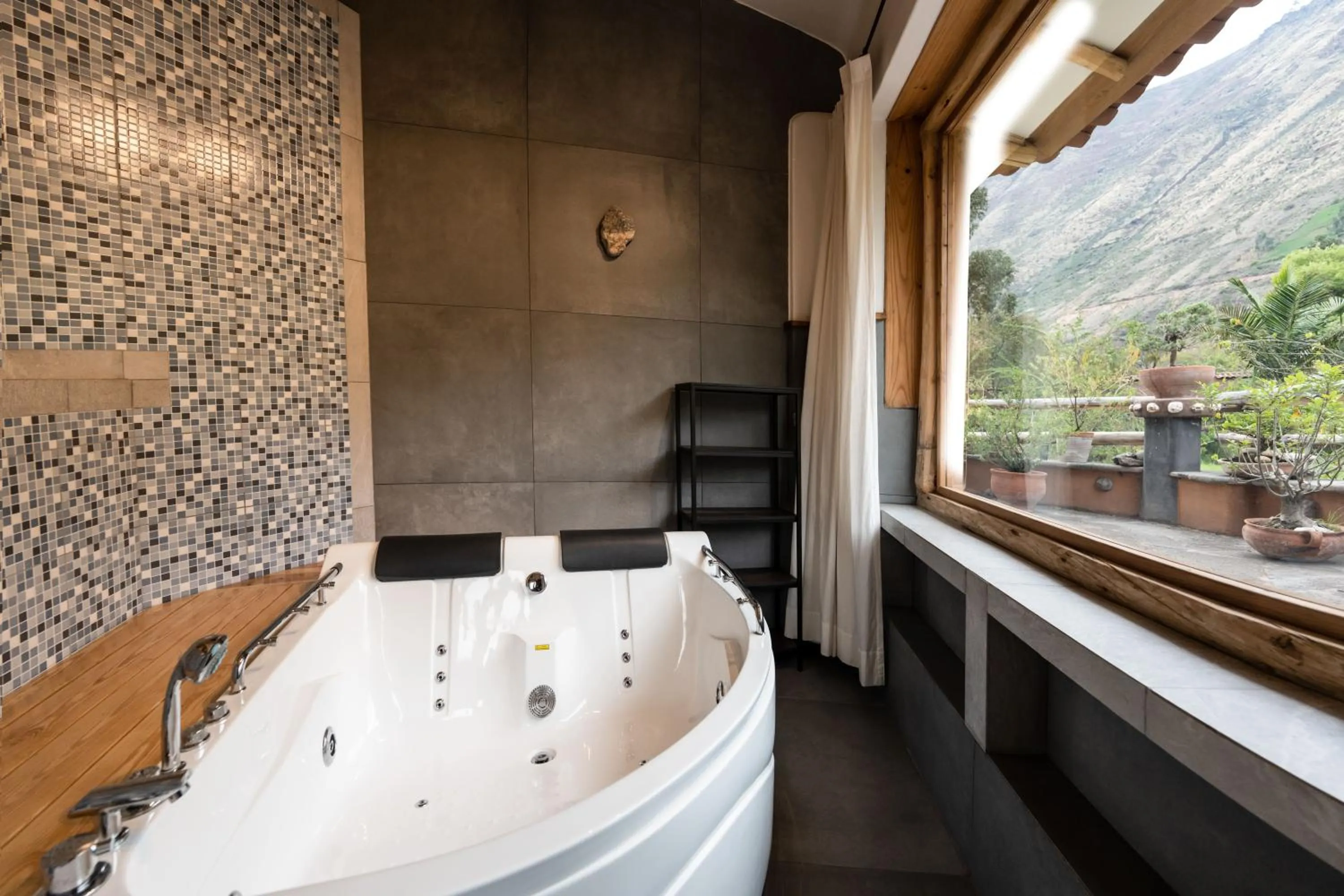 Hot Tub in CASA RAIZ Handmade House Luxury Stay