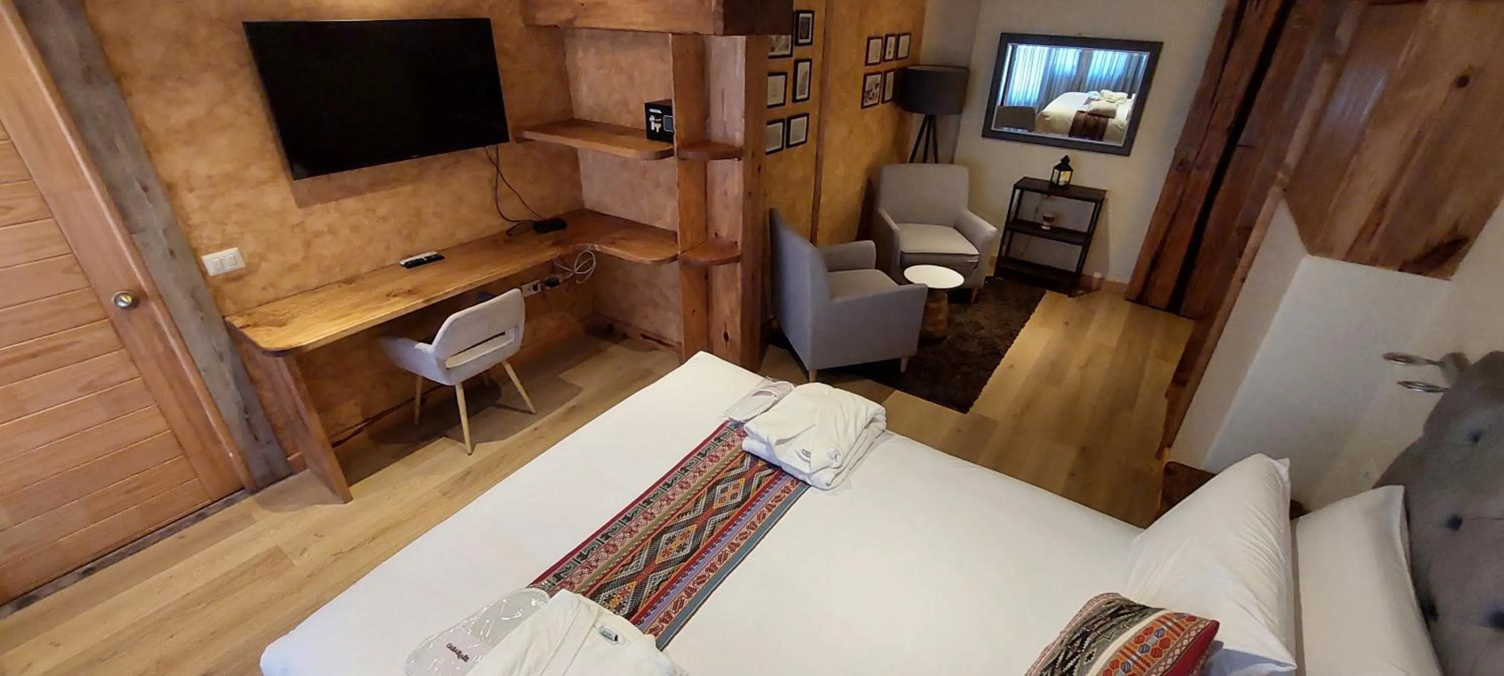 Photo of the whole room in CASA RAIZ Handmade House Luxury Stay