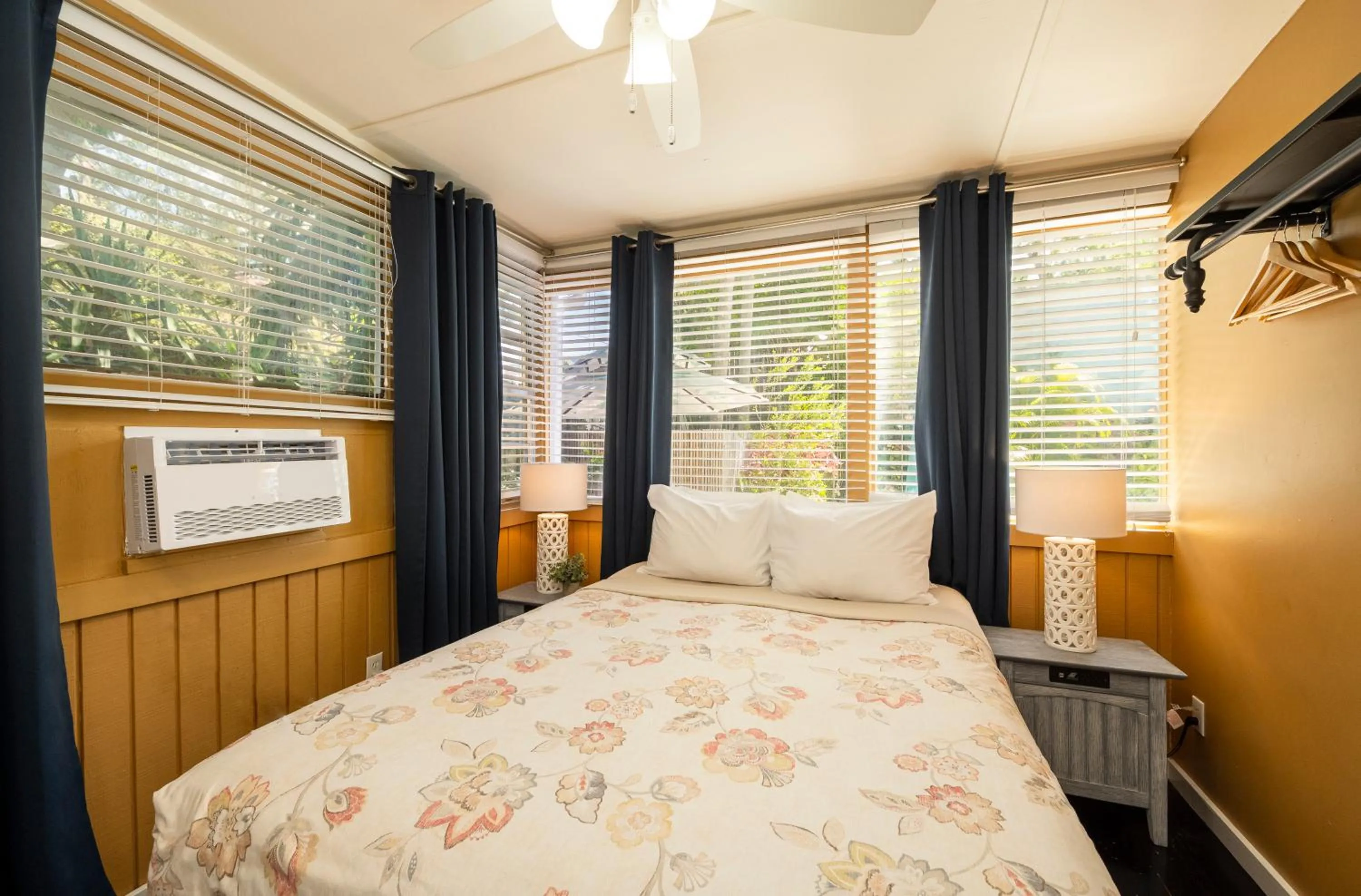 Property building, Bed in Rose Lane Villas