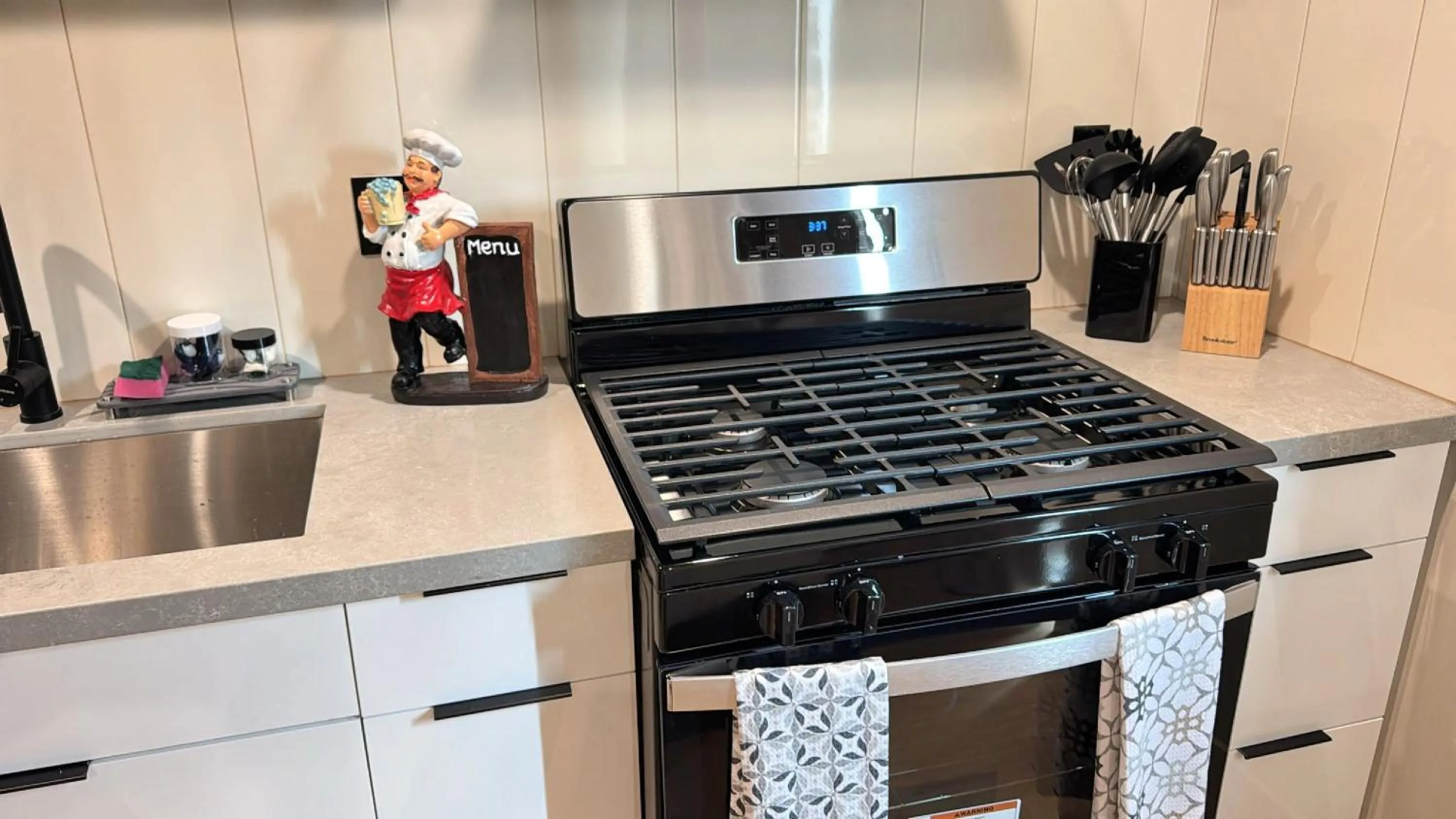 kitchen in StaysPro - Cityscape Luxury Rental Homes in the Heart of Los Angeles