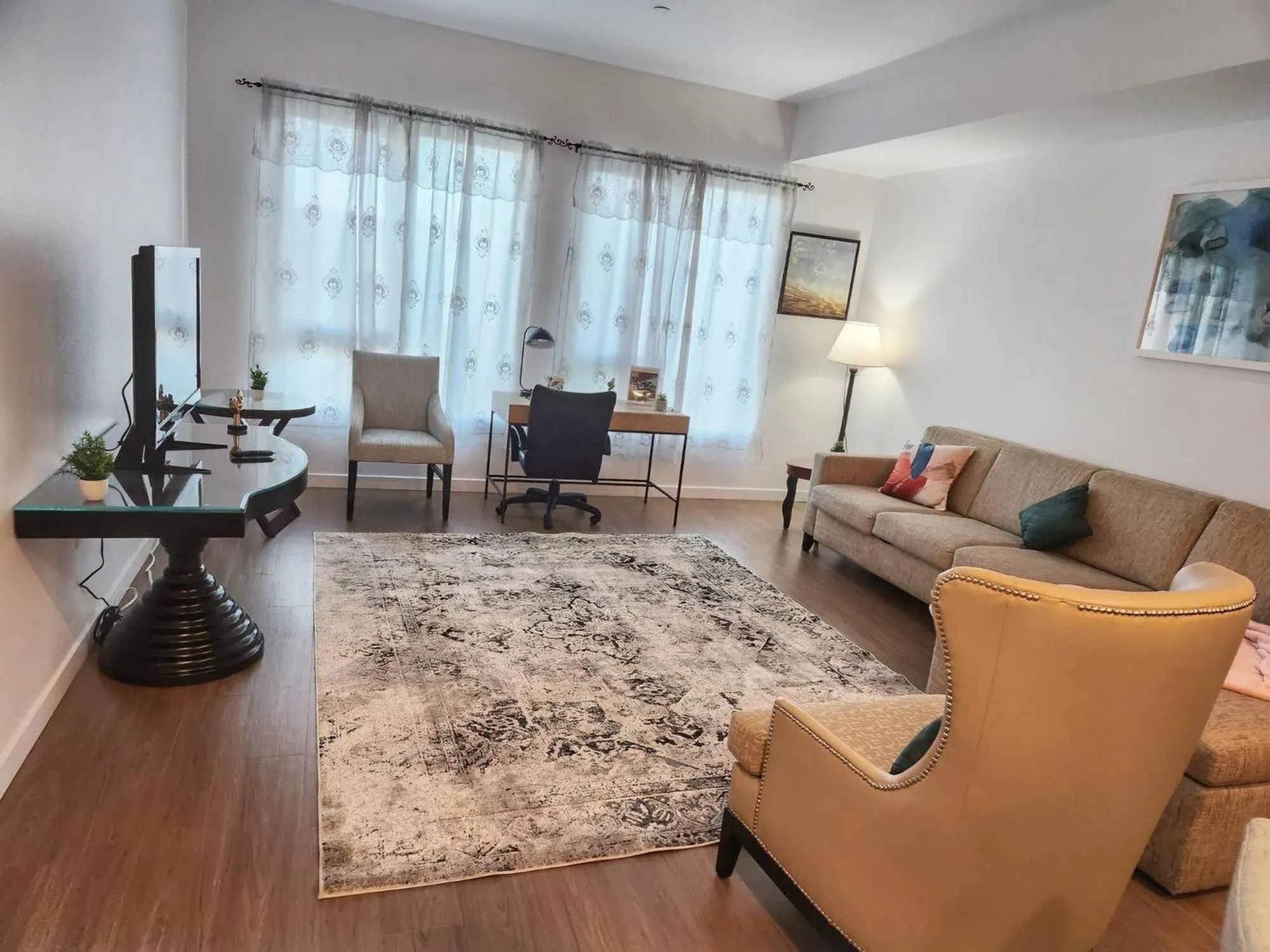 TV and multimedia in StaysPro - Cityscape Luxury Rental Homes in the Heart of Los Angeles