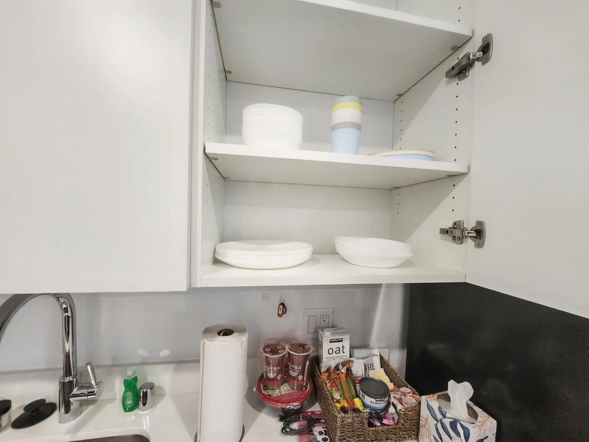 Kitchen or kitchenette in StaysPro - Cityscape Luxury Rental Homes in the Heart of Los Angeles