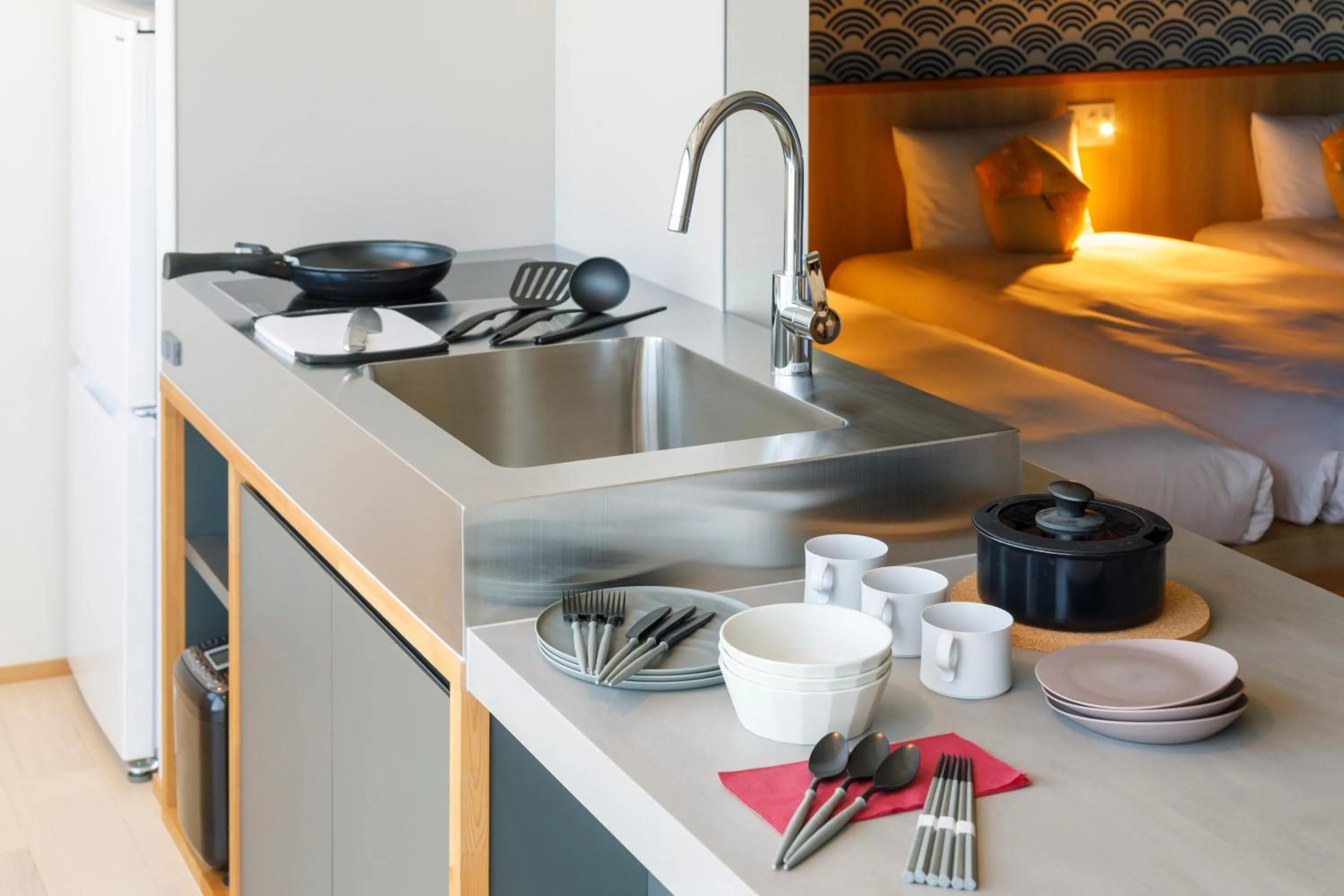 Kitchen or kitchenette, Bed in OMO5 Kyoto Gion by Hoshino Resorts