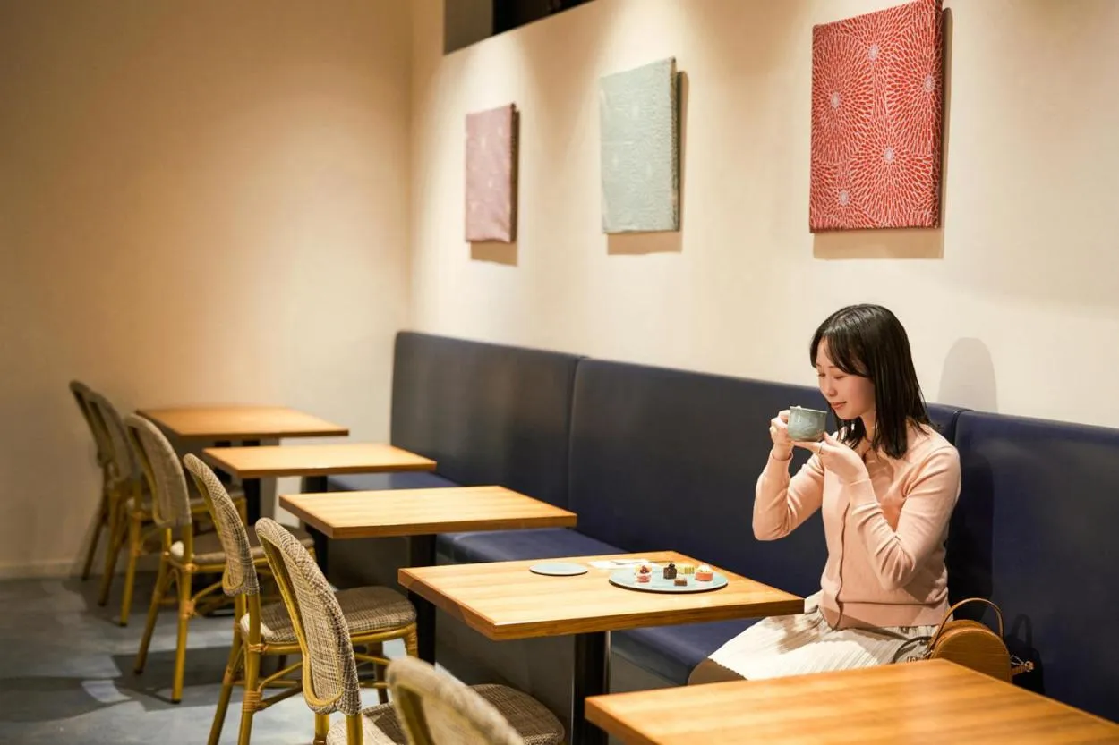 Lounge or bar in OMO5 Kyoto Sanjo by Hoshino Resorts