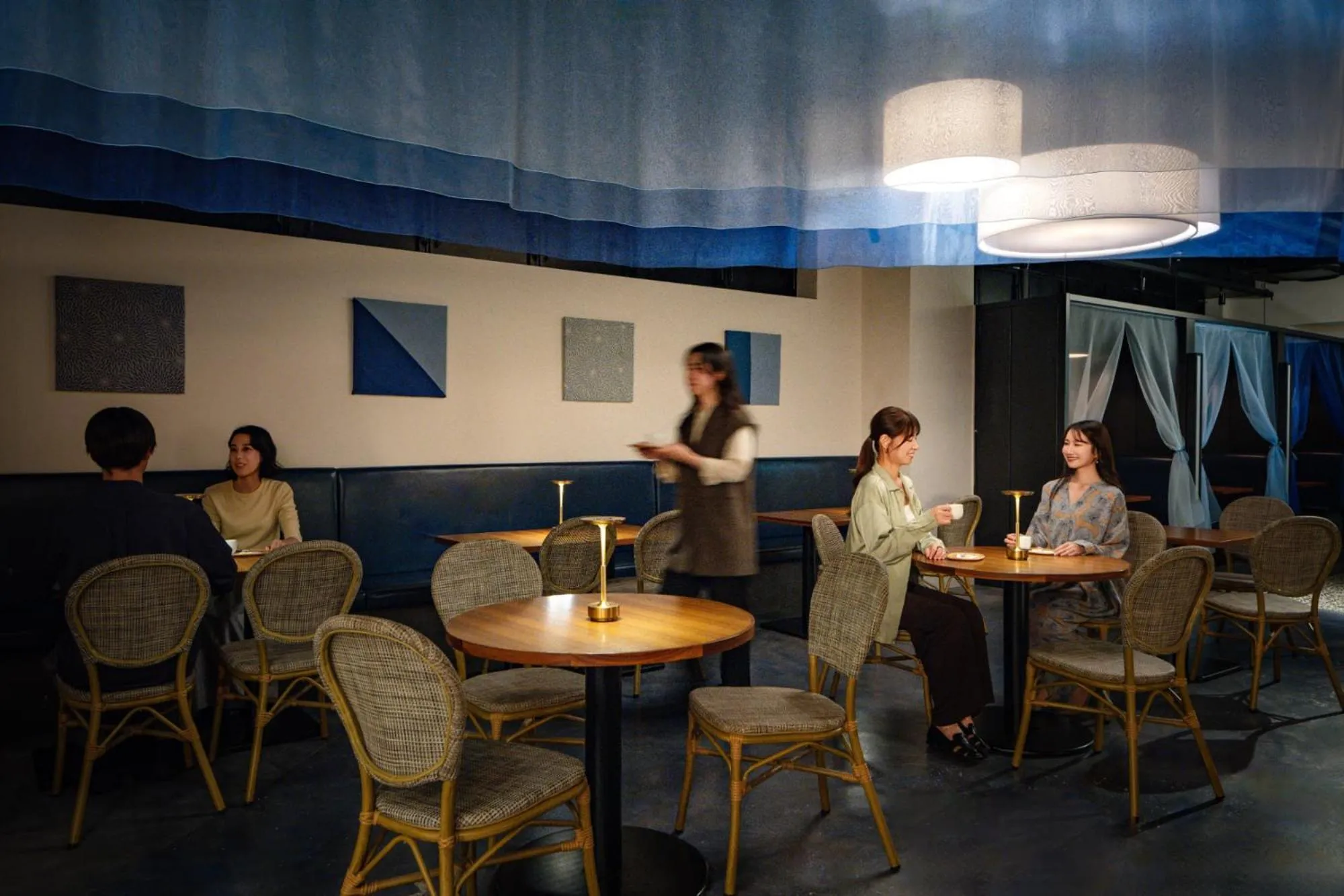 Lounge or bar in OMO5 Kyoto Sanjo by Hoshino Resorts